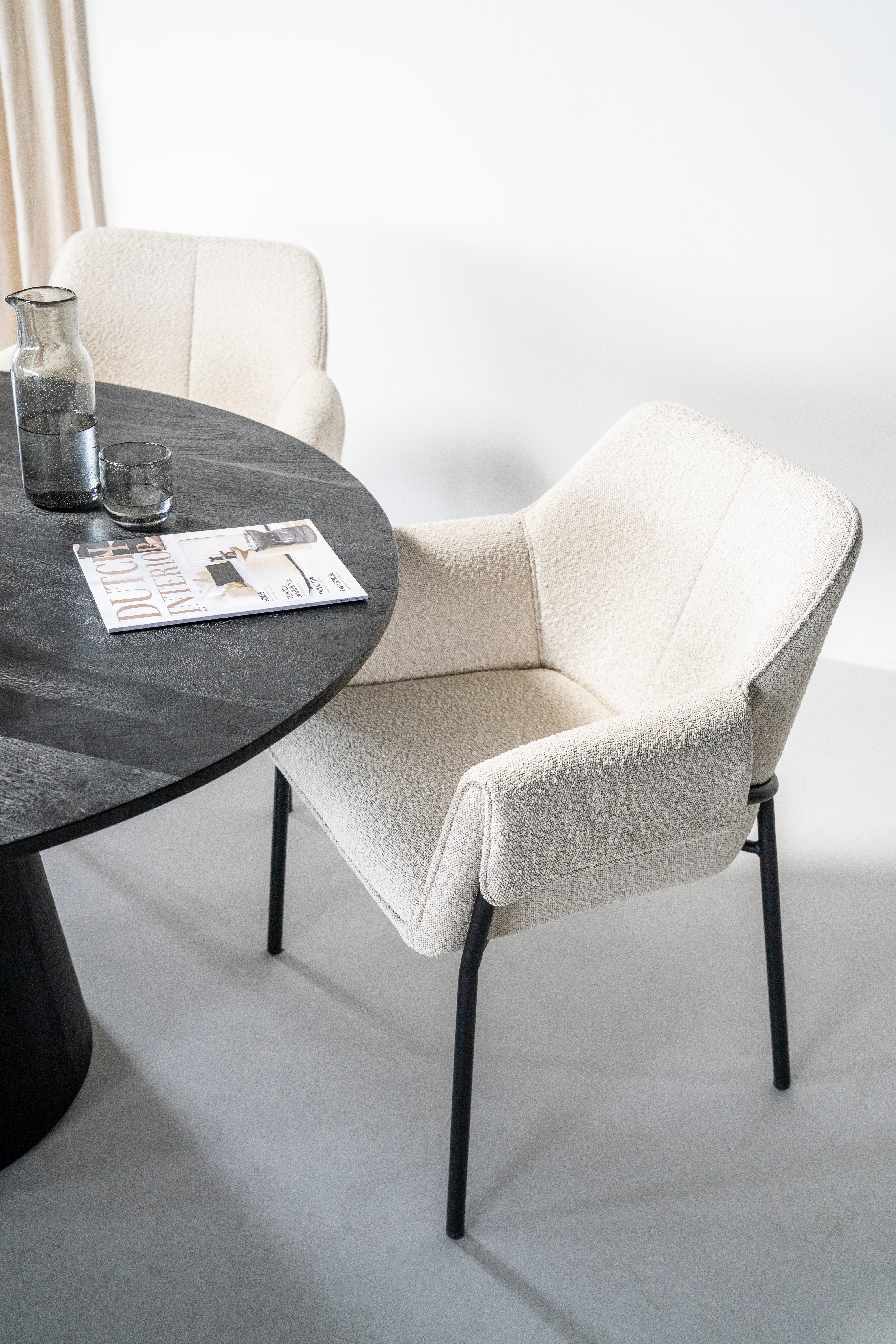 Stół okrągły ARON czarne drewno mango