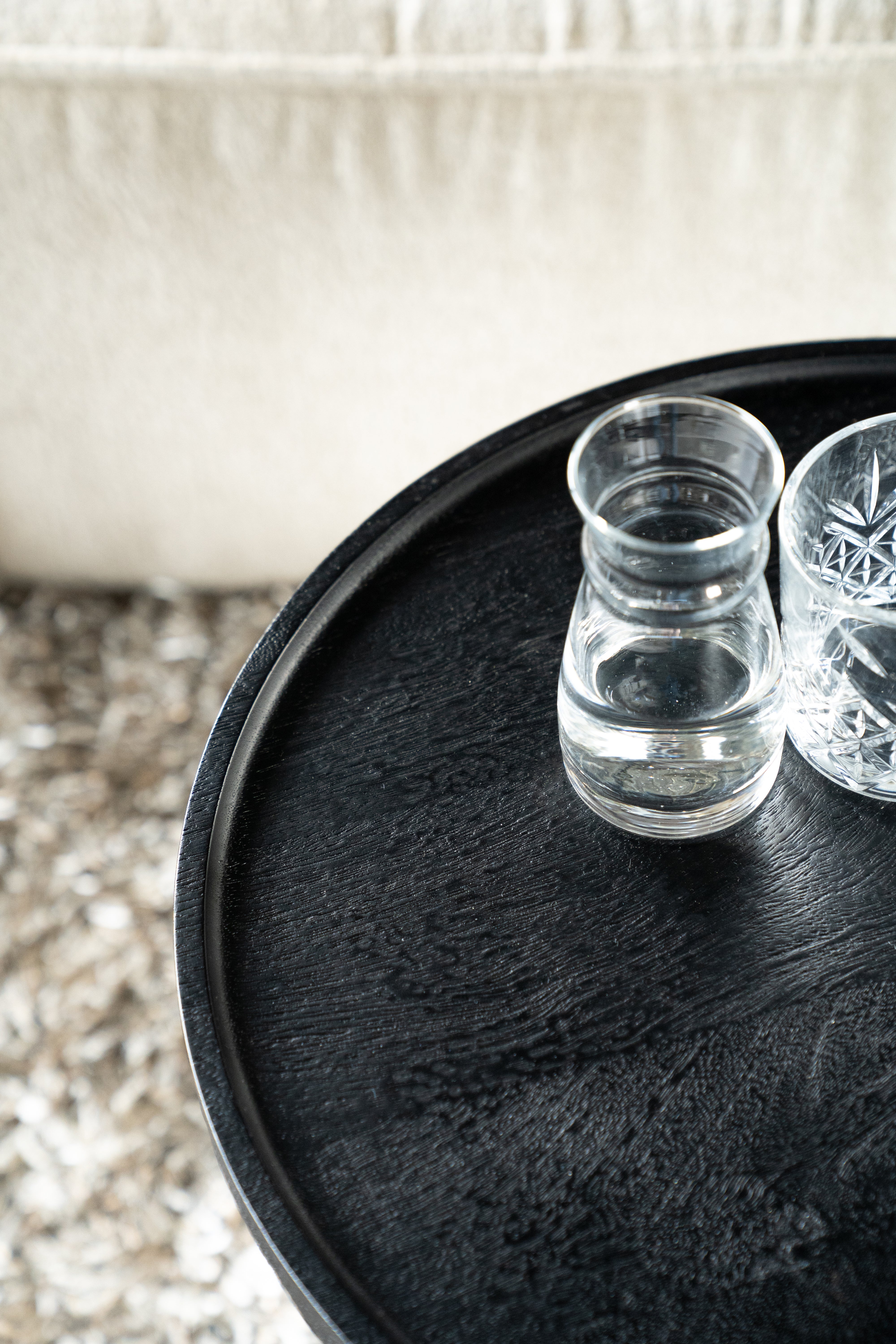 Boční stolek RON černé mango dřevo