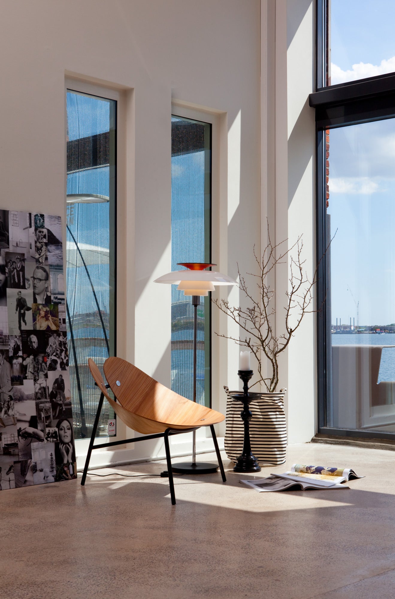 Stojací lampa PH 80 bílá s chromovaným podstavcem