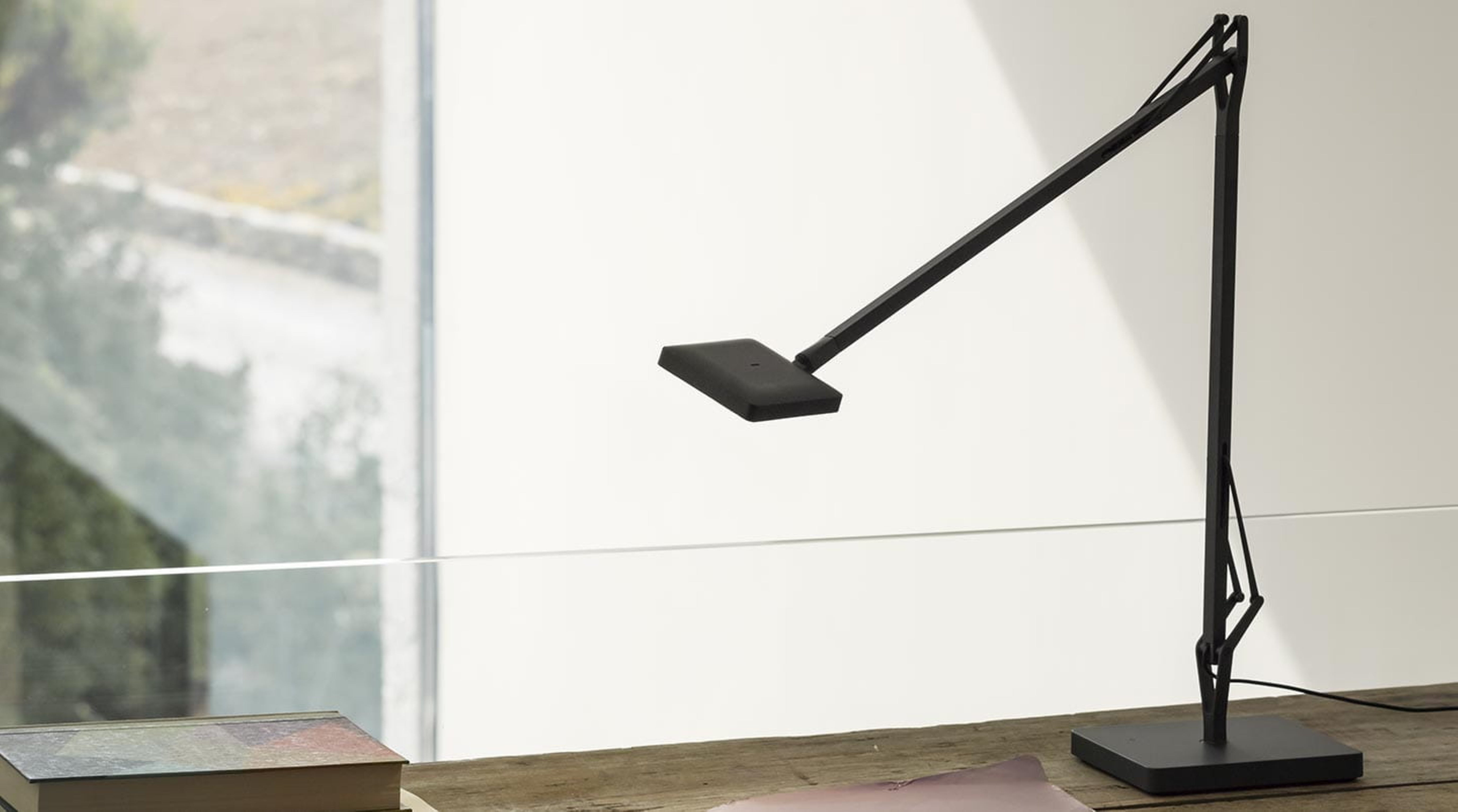 Stolní lampa KELVIN EDGE BASE černá