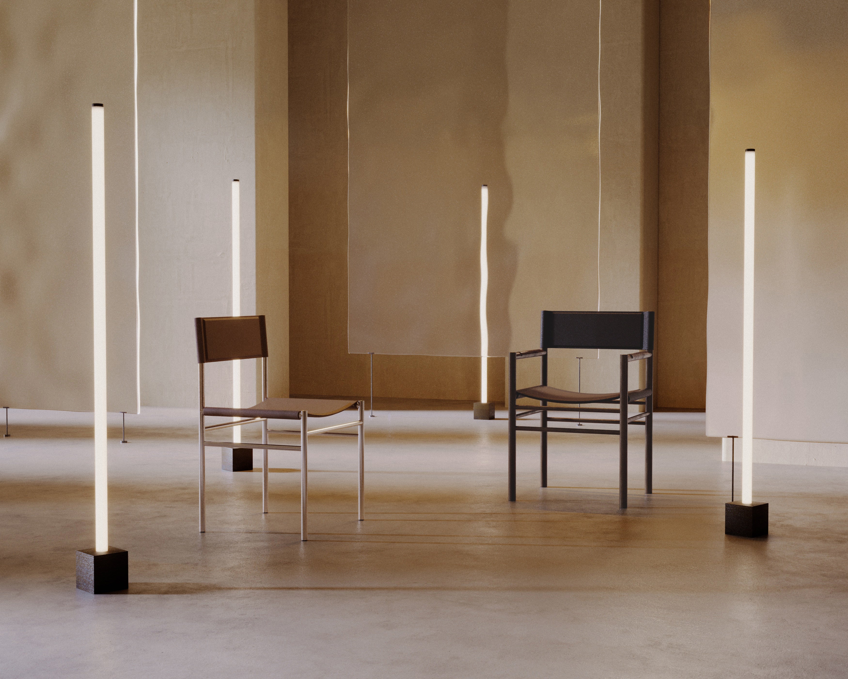 FERRA Armchair with Armrests in Oak and Leather