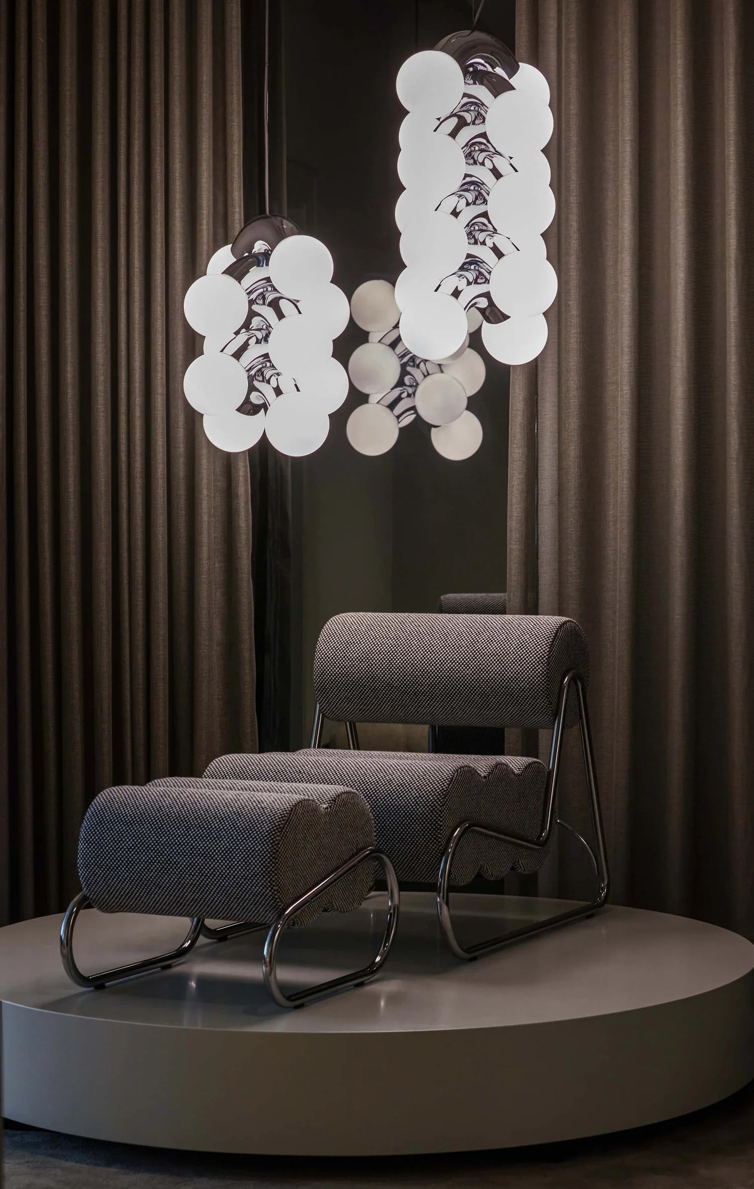 Podnóżek FAVE tapicerowany