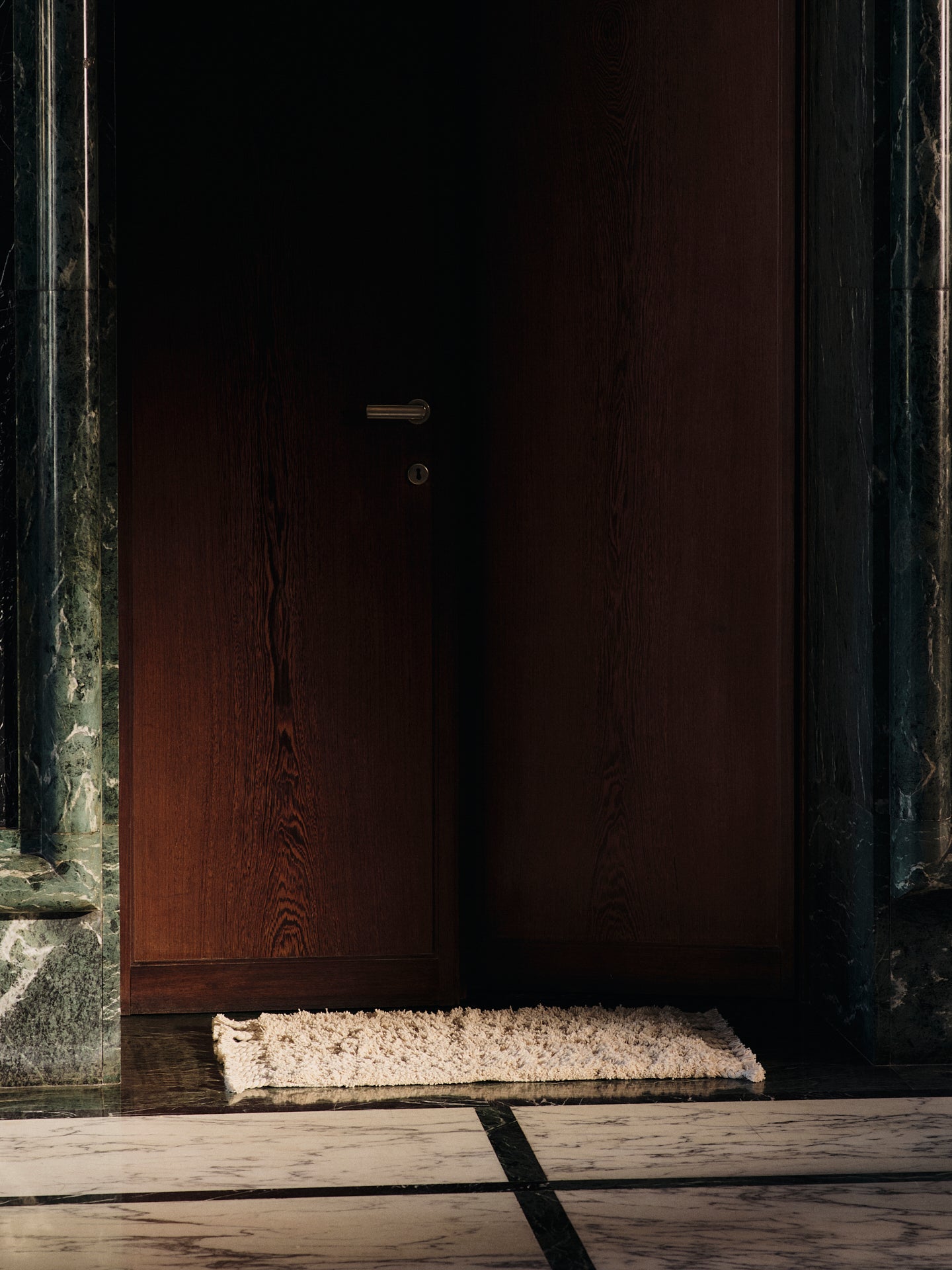 Koupelnová rohož AMASS LONG PILE béžová s dlouhým vlasem