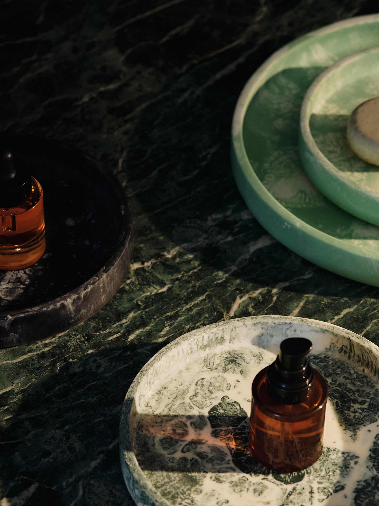 MIST TRAY black