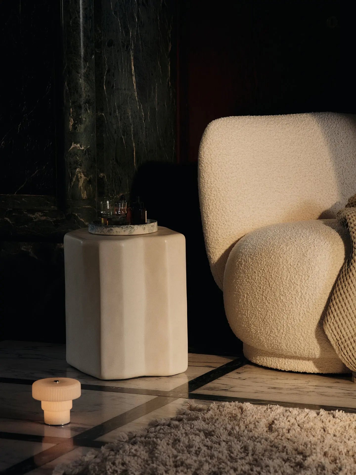 Lampa przenośna RIPPLE biały – ferm LIVING