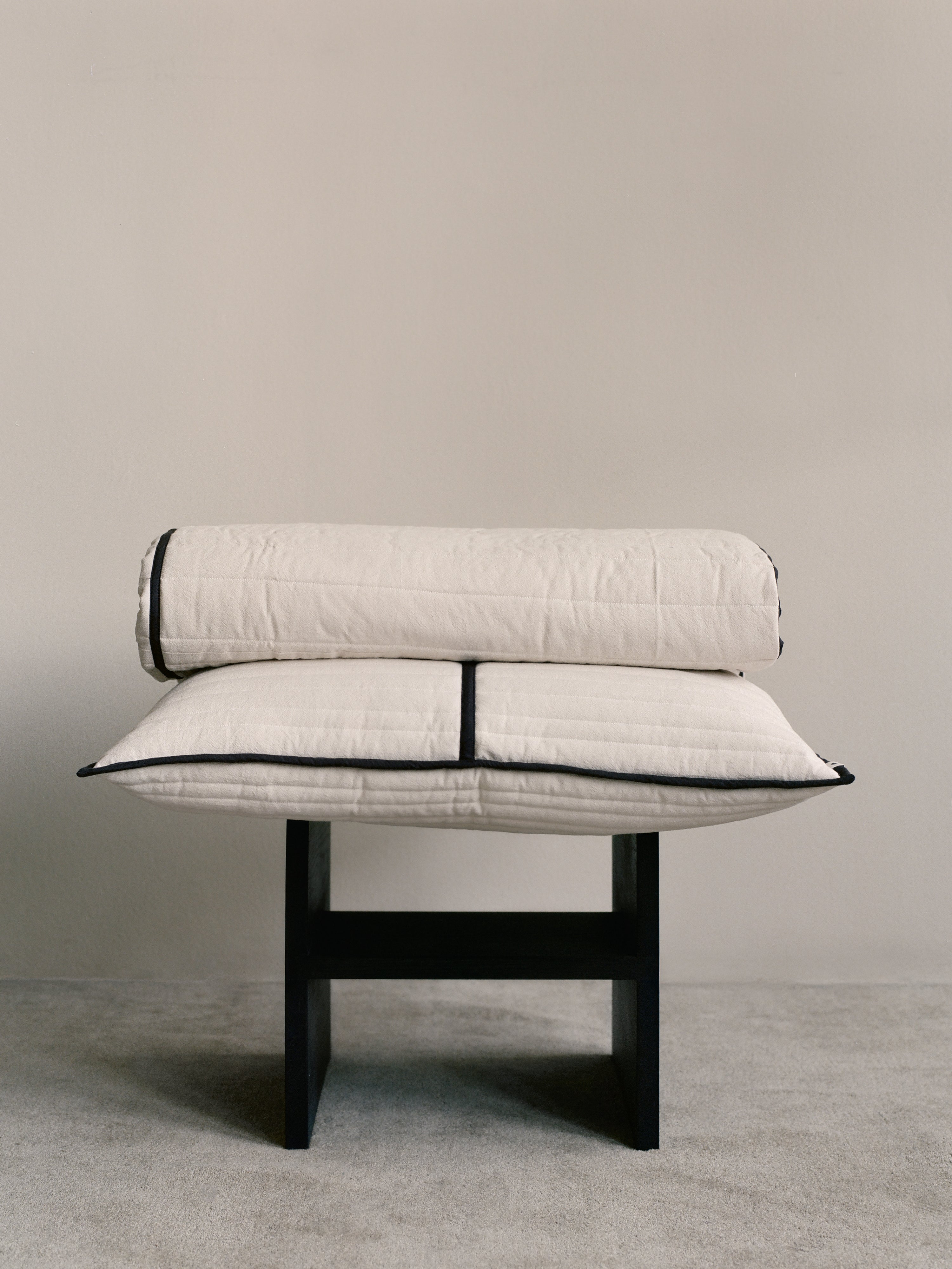 Poduszka VARI kremowy z ciemnobrązowym