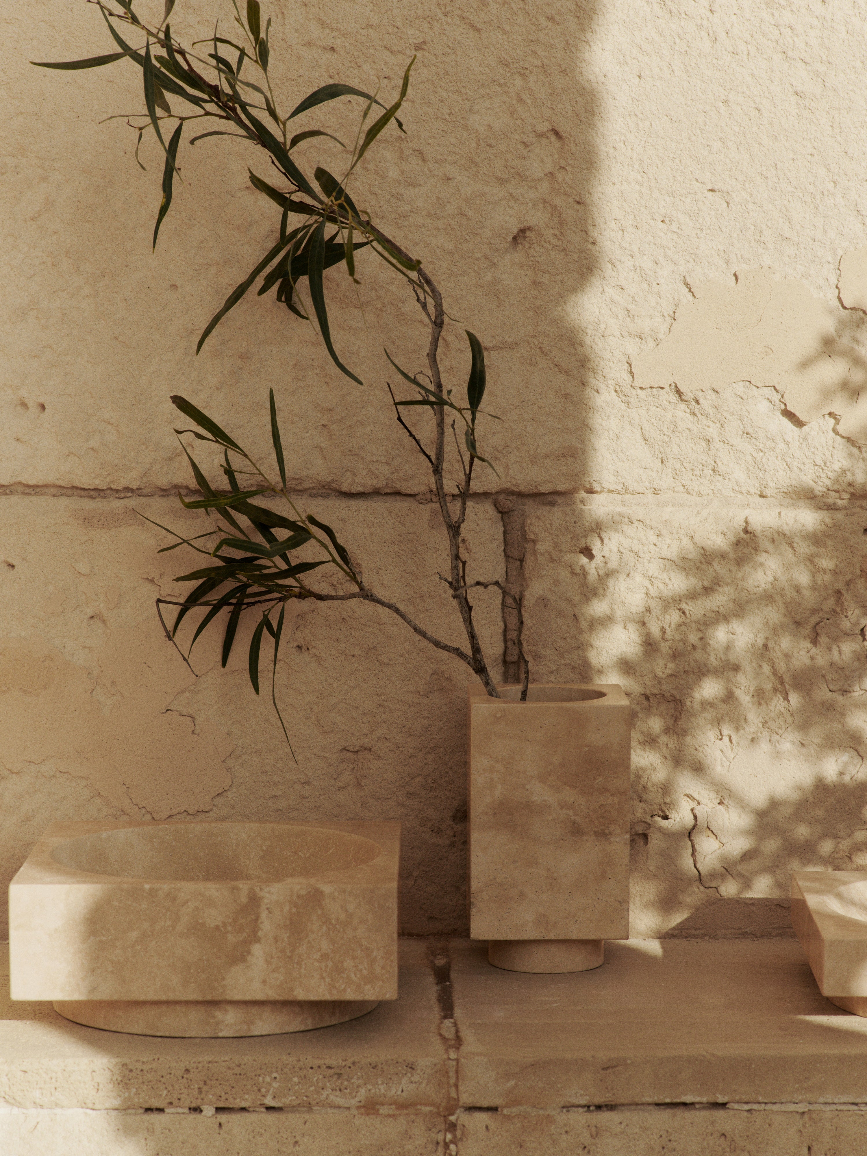 HEW HIGH CENTERPIECE decorative bowl travertine