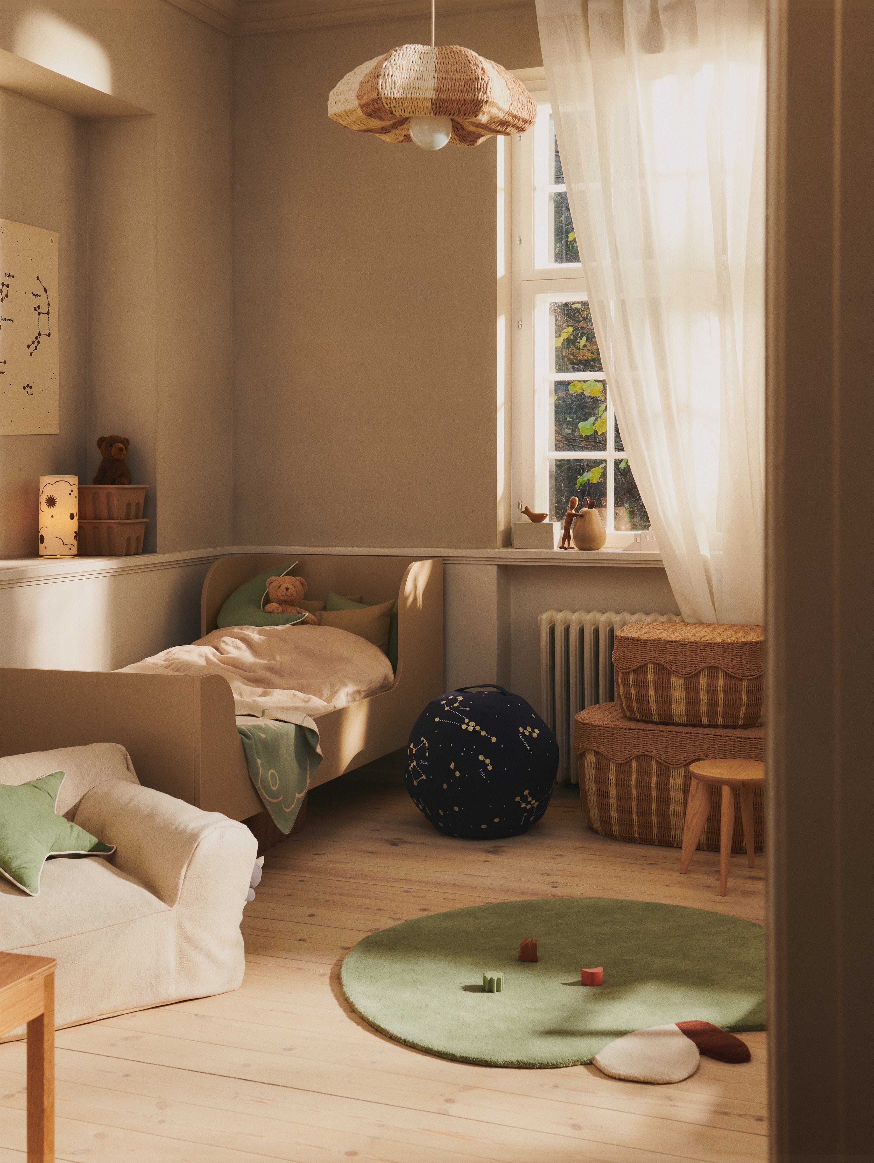 Dětský koberec APPLE zelený s cihlovou a béžovou barvou