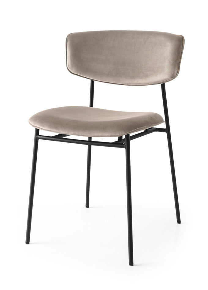 Čalouněné křeslo FIFTIES s černým podstavcem