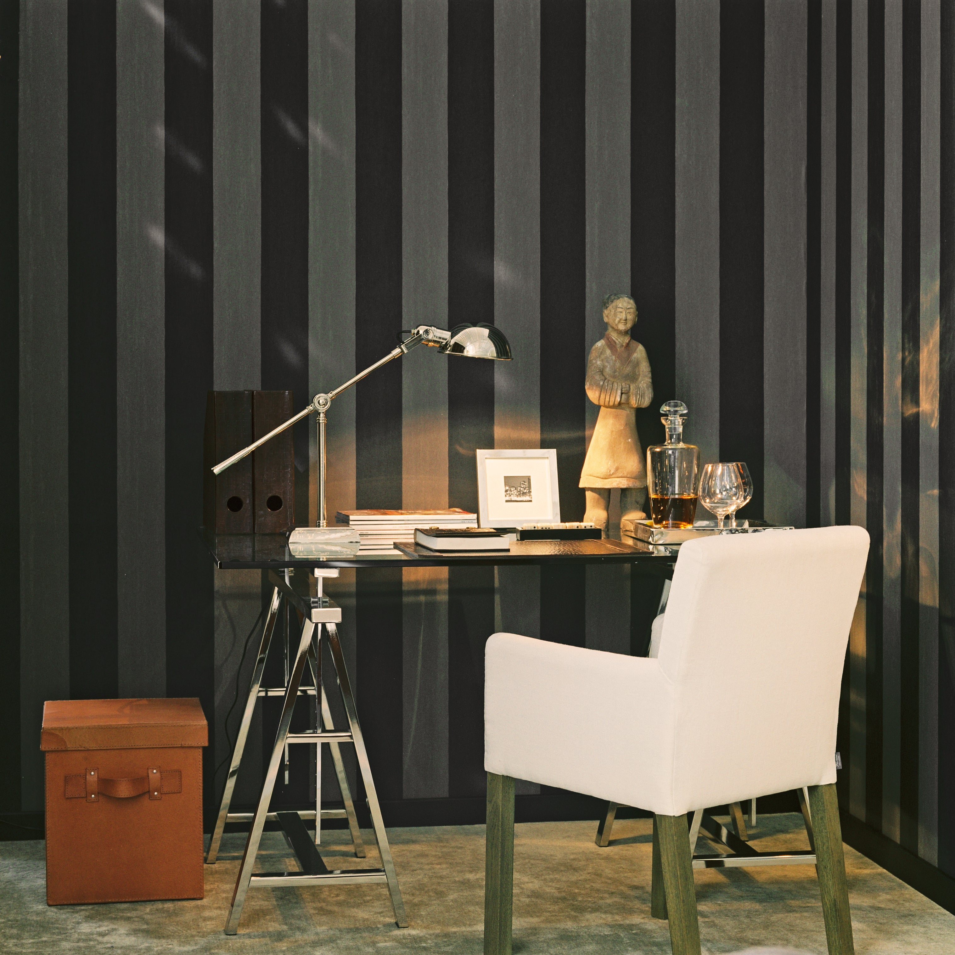 Structural wallpaper imitating canvas with a striped pattern STRIPE red