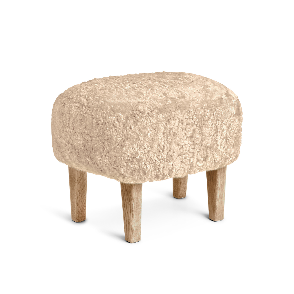 Podnóżek INGEBORG beżowa skóra owcza z dębową podstawą
