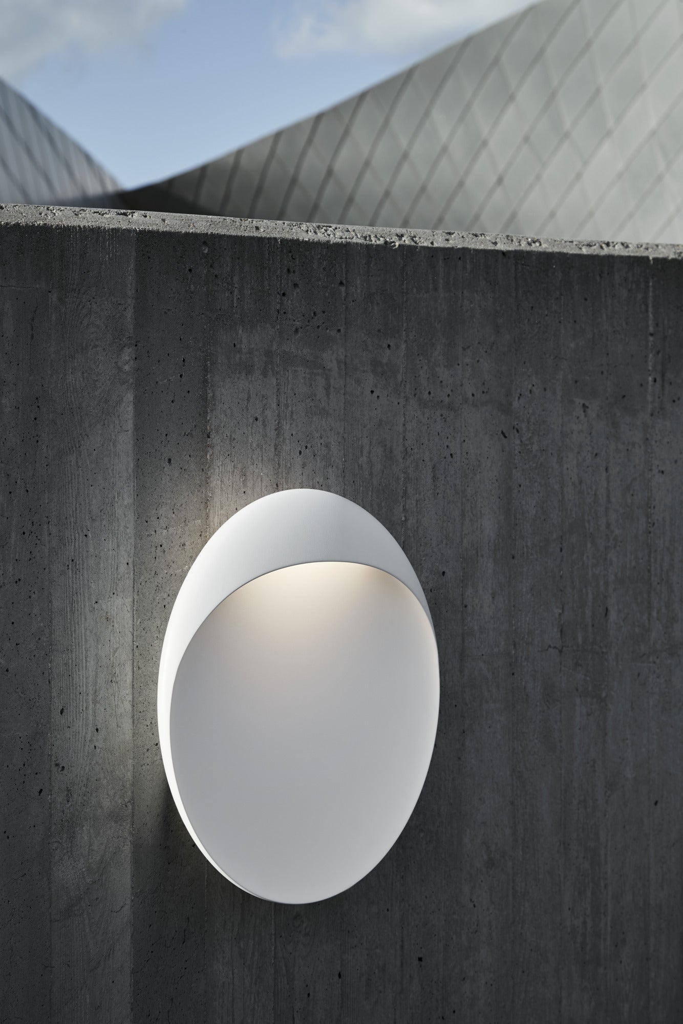 Nástěnná lampa FLINDT bílá
