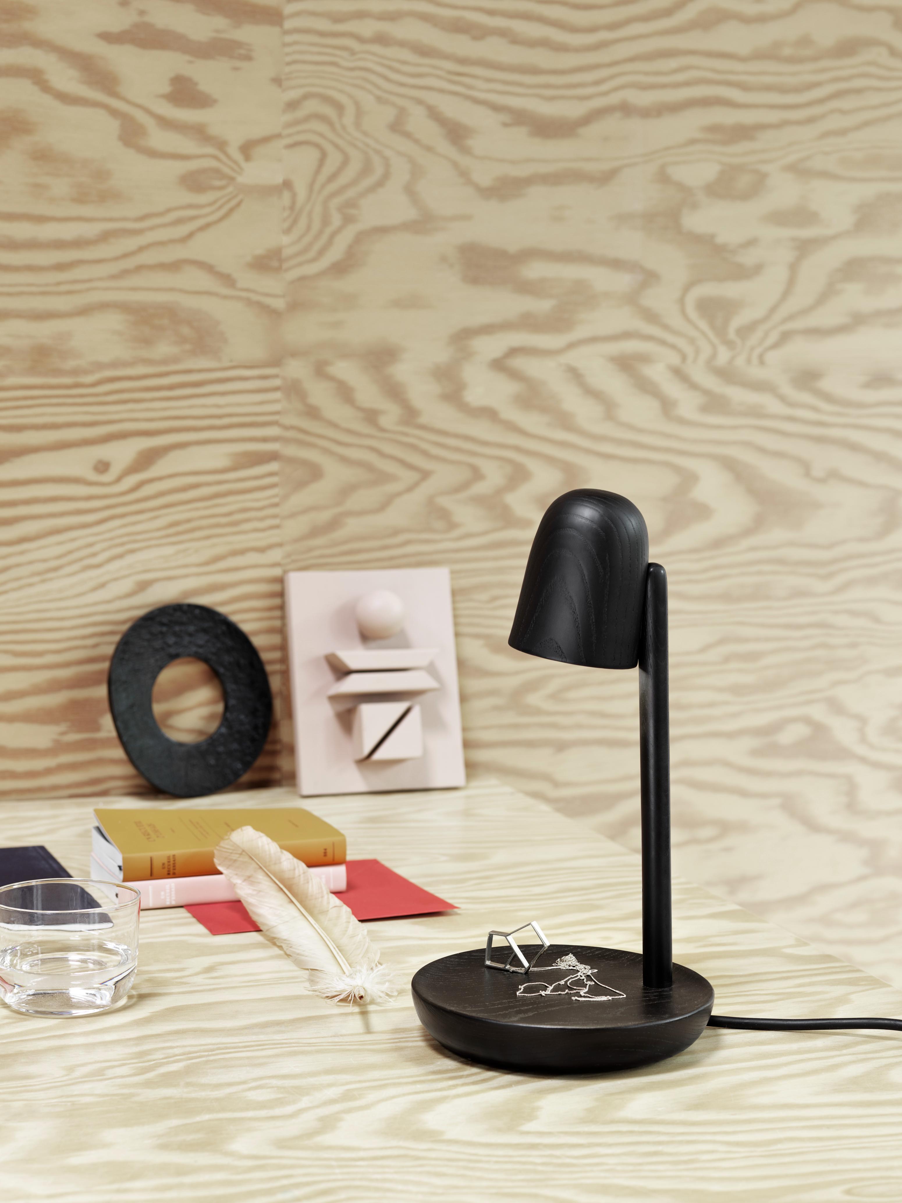 FOCUS table lamp black