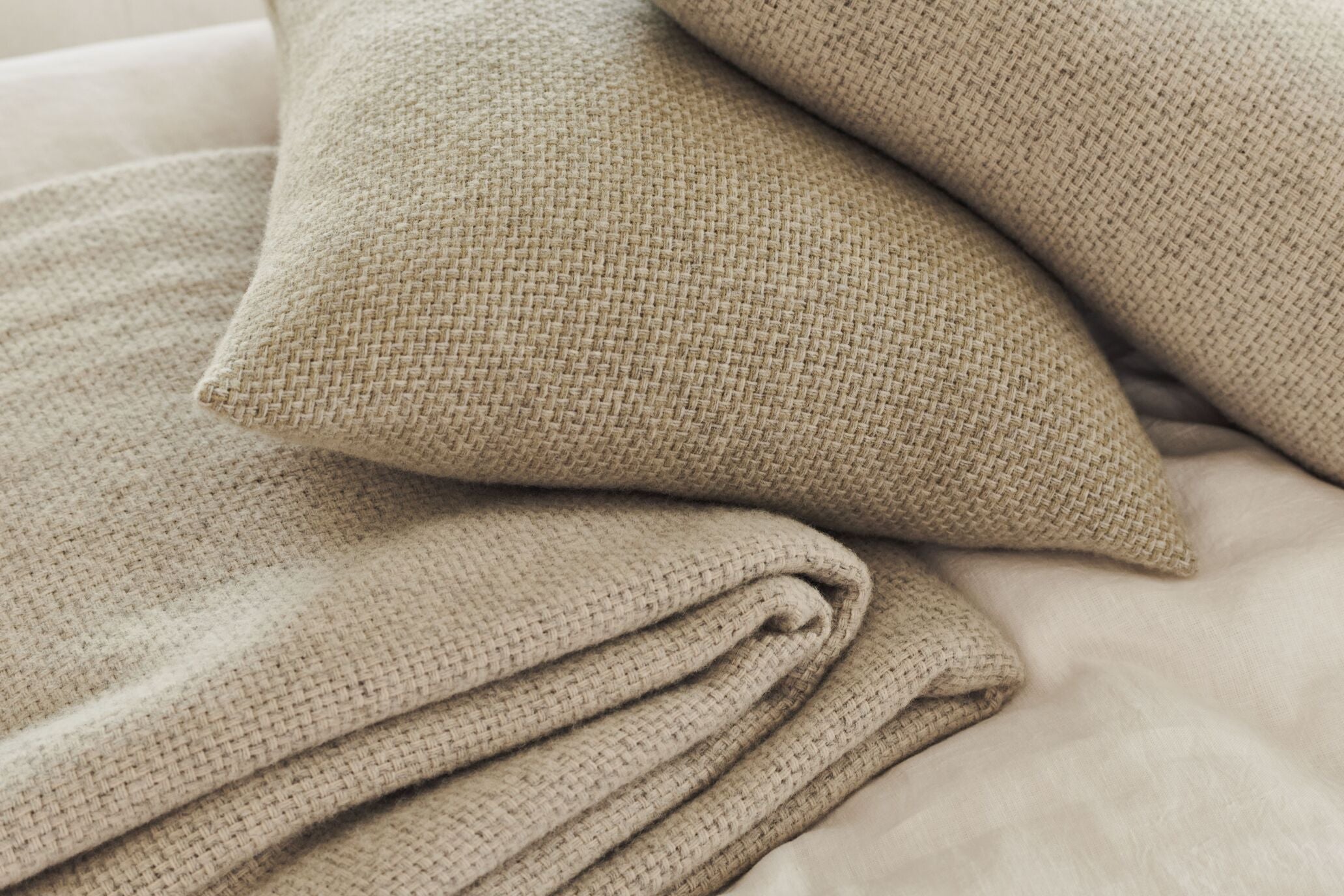 Polštář FREDA světle šedý