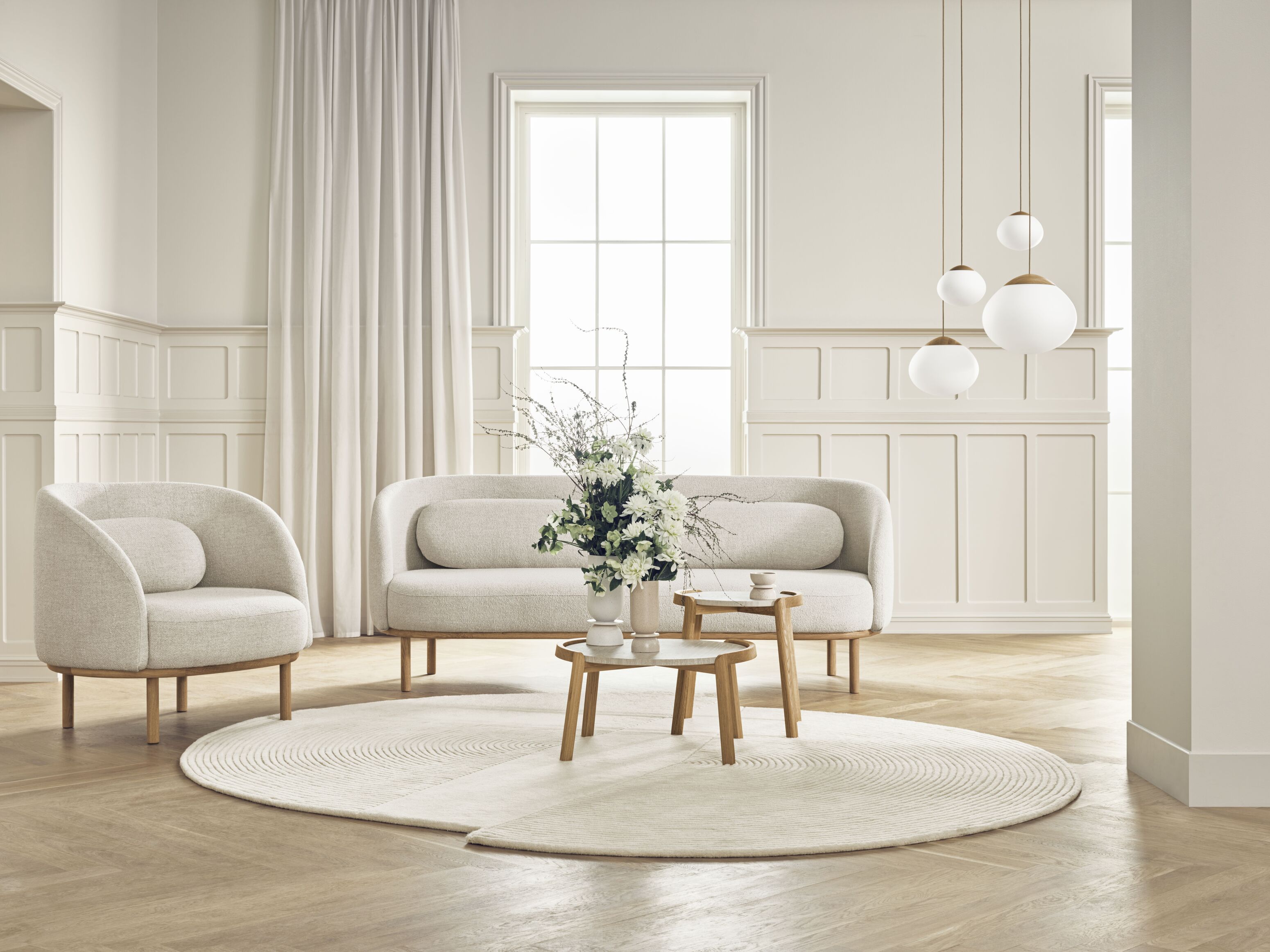 Sofa pro 2 osoby FUUGA s podstavou z běleného dubového dřeva