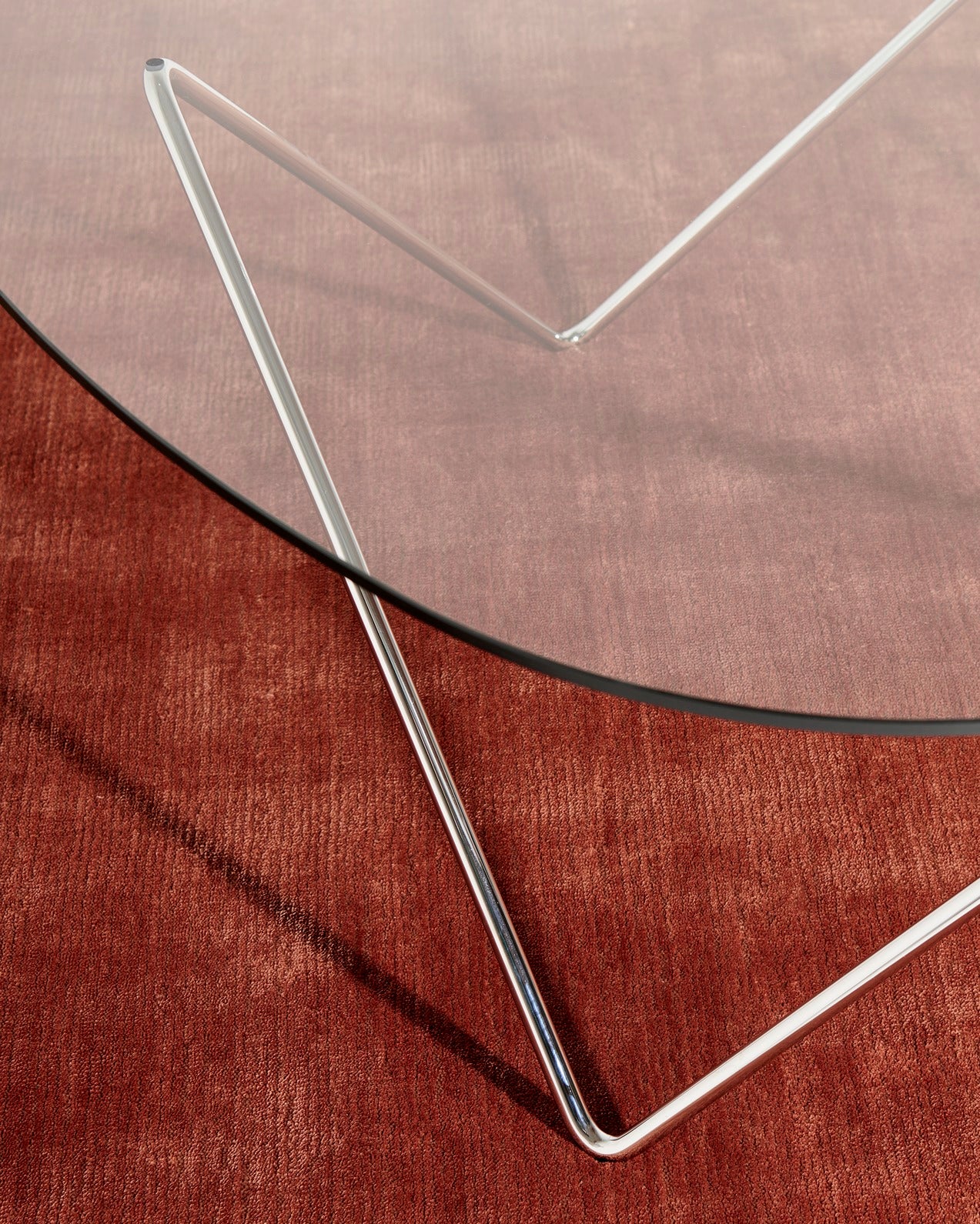 PEDRERA Coffee Table with Smooth Glass and Chrome Base