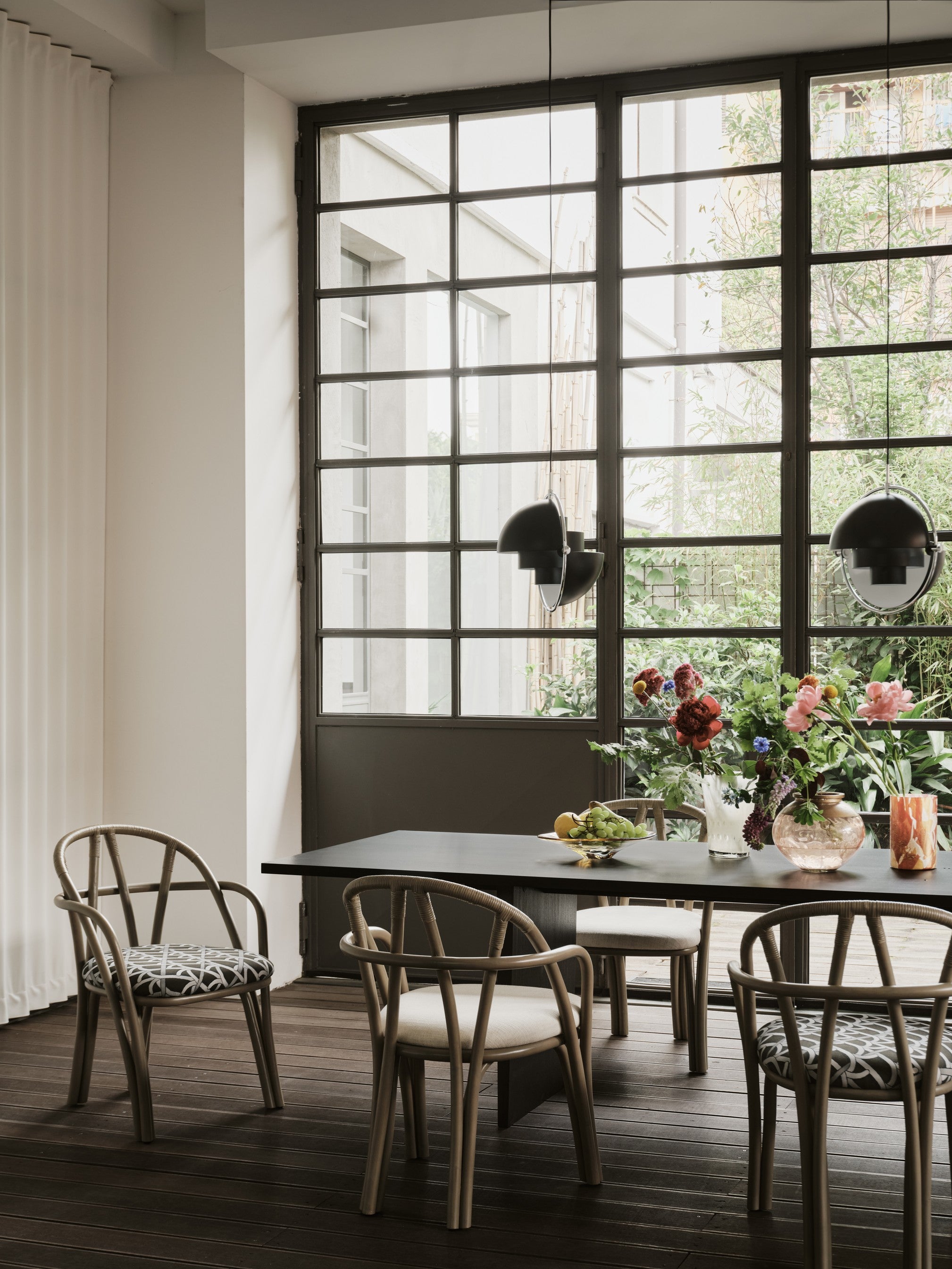 Závěsné svítidlo MULTI-LITE modré s mosazným detailem