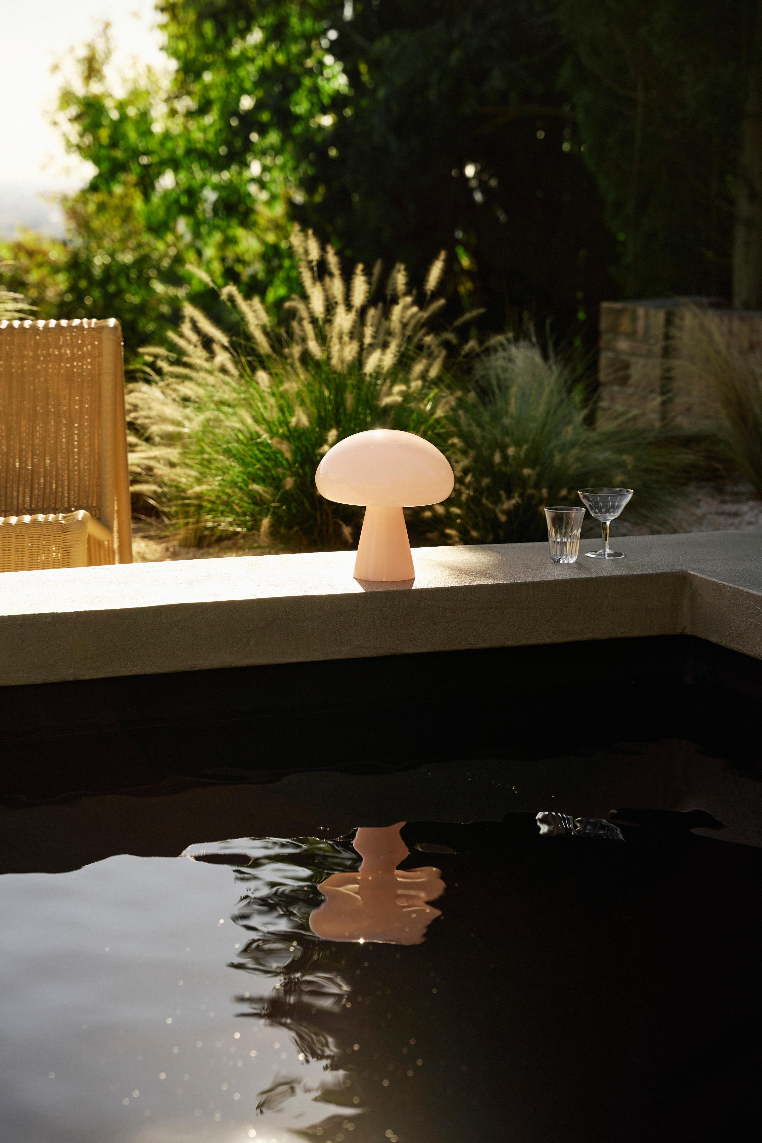 Přenosná lampa OBELLO máslově žlutá