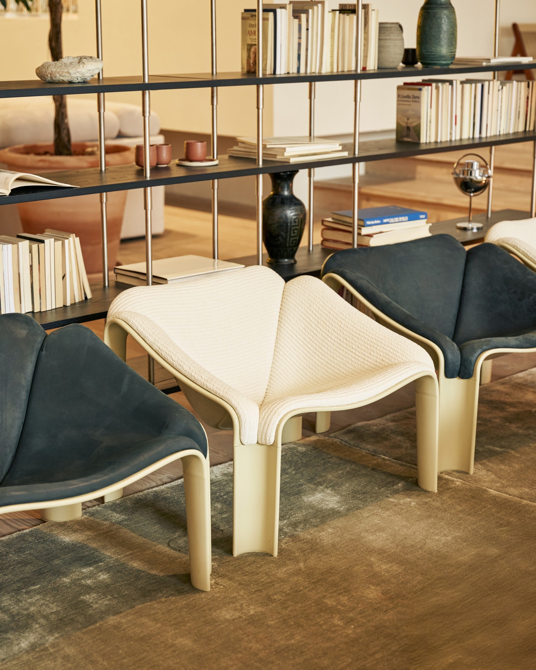 F300 Armchair in White with Cream Base