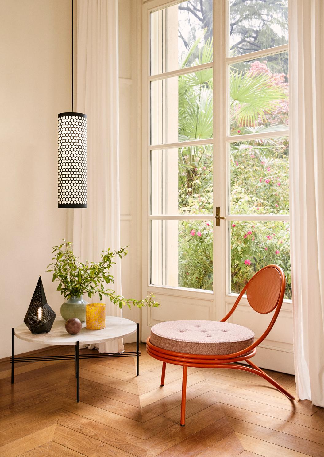 Kulatý konferenční stolek TS černý mramor s chromovaným podstavcem