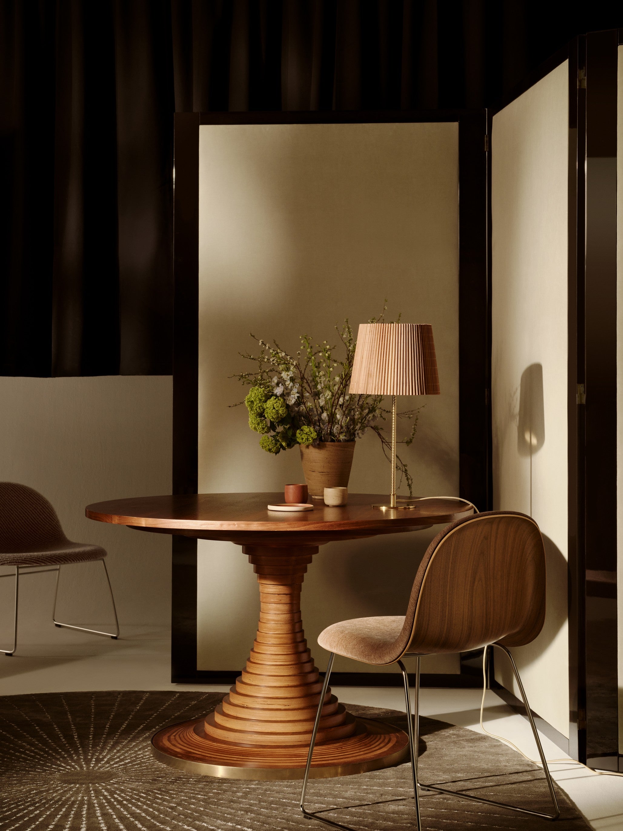 Round table TAVOLO walnut wood