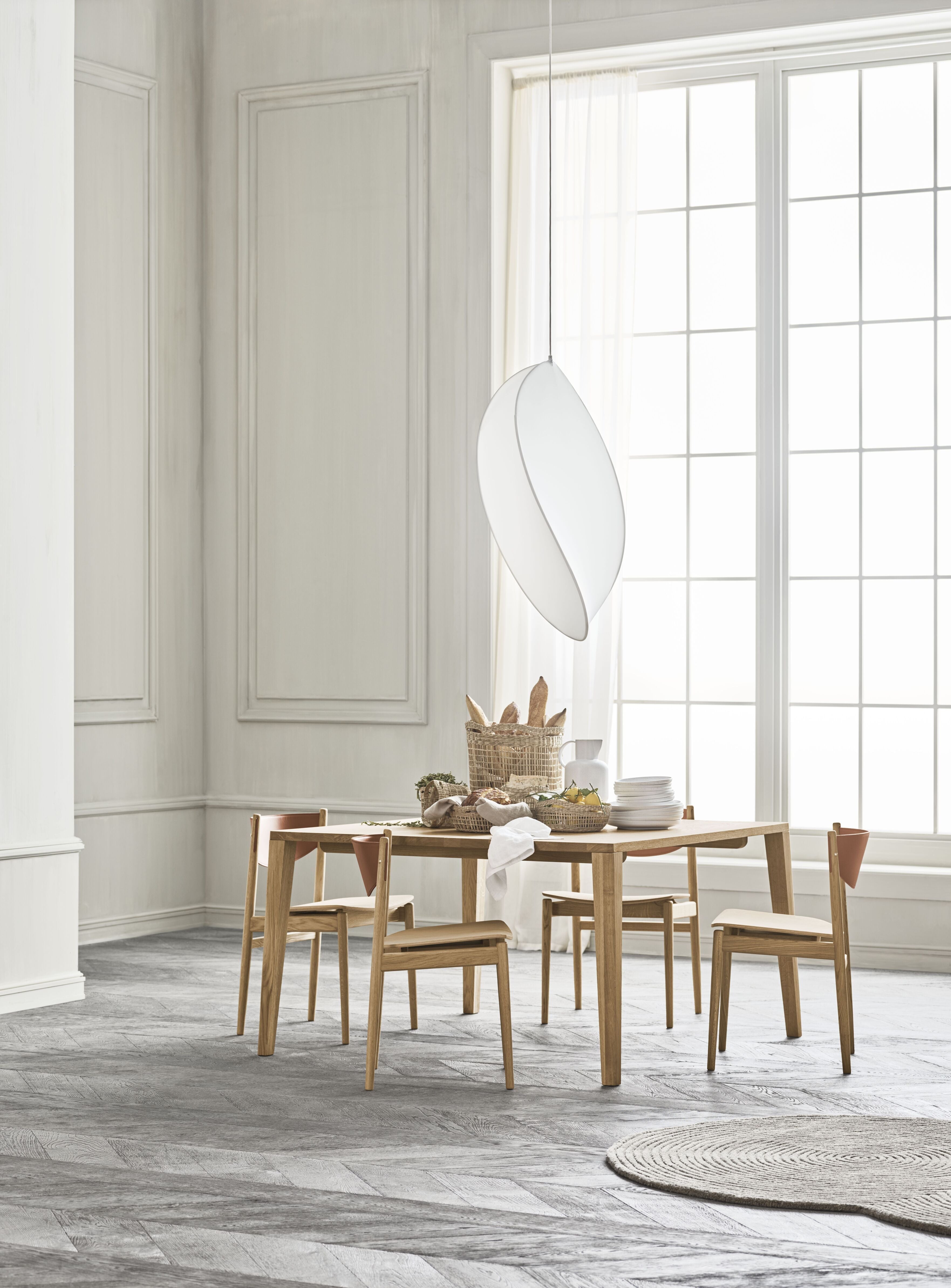 Stůl GRACEFUL bledě bílé dubové dřevo