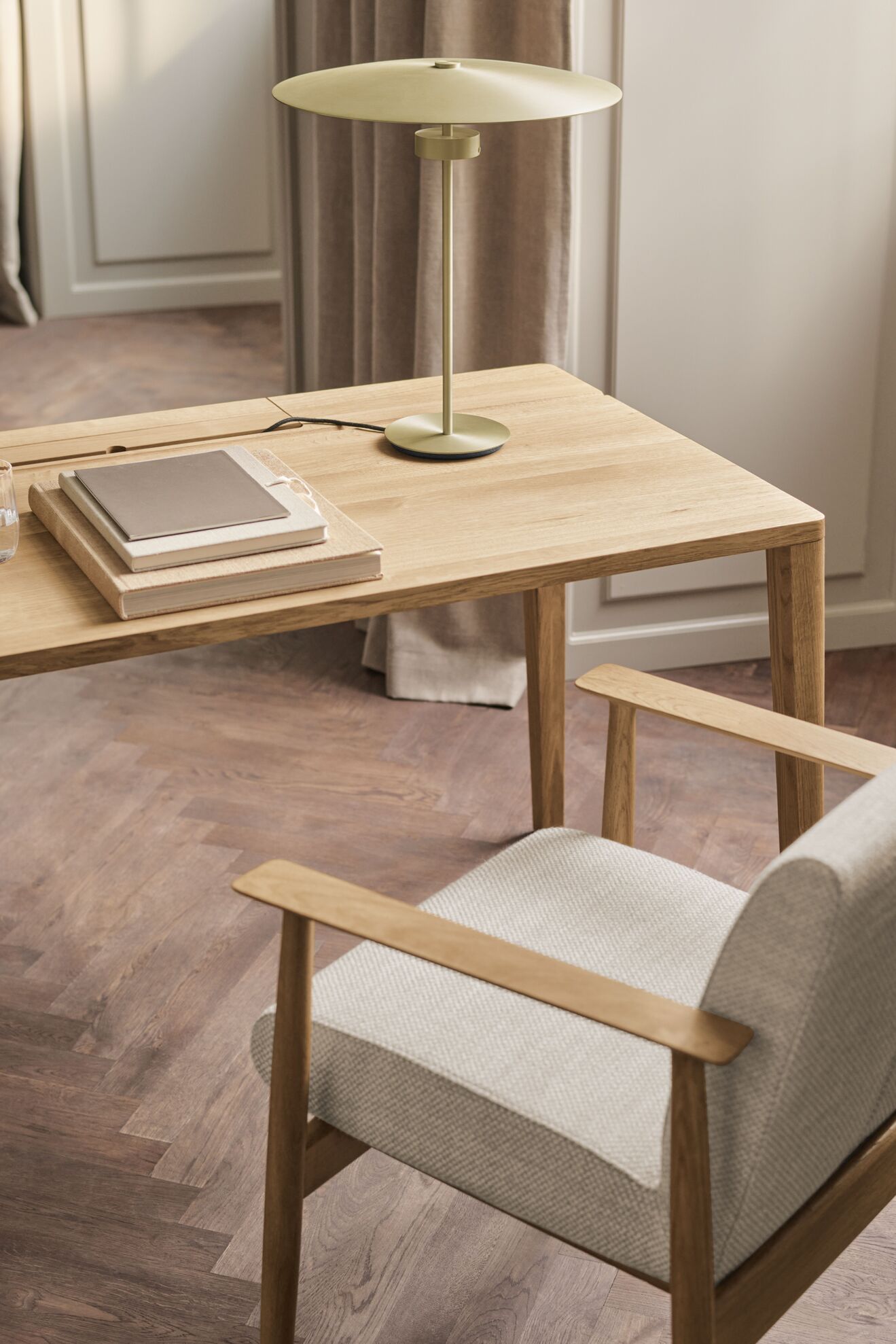 Stolní lampa REFLECTION mosazná