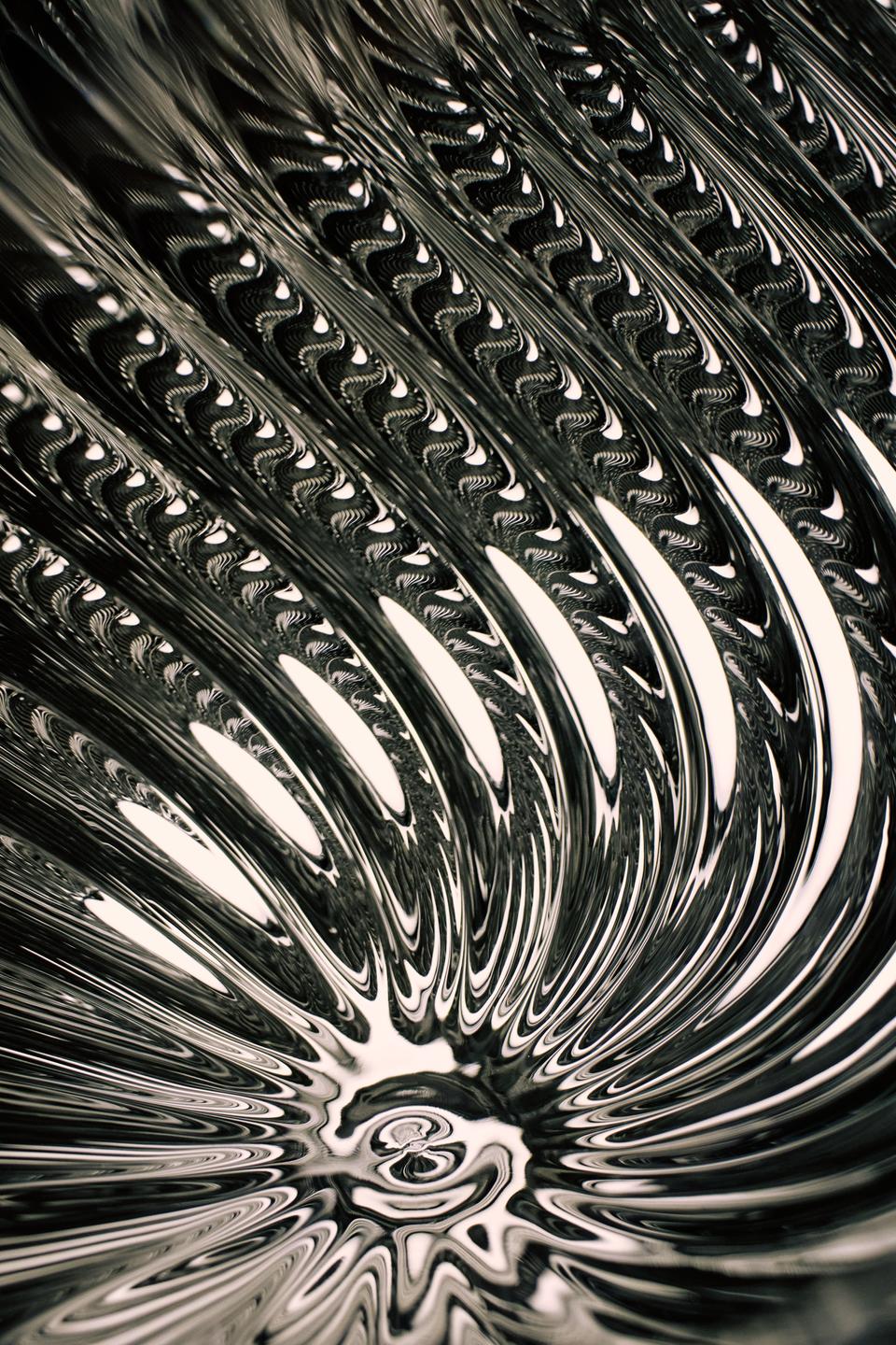 Stříbrná závěsná lampa WHIRL