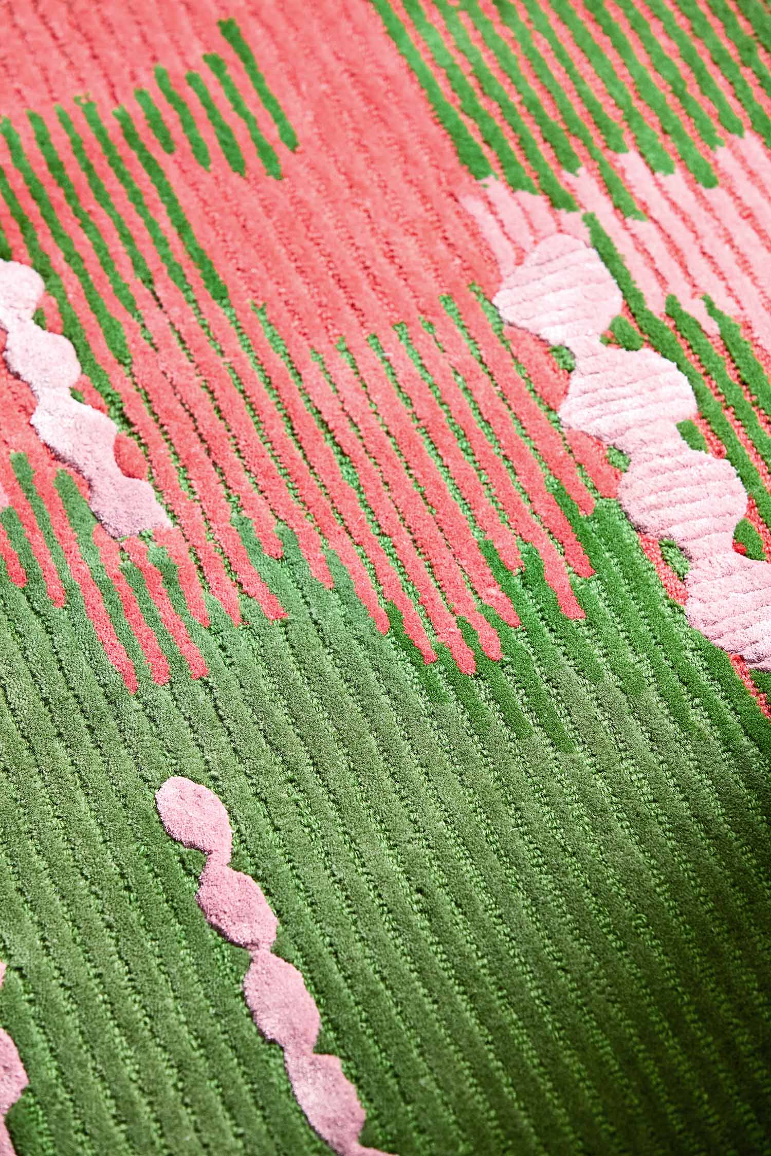 Wilderness peridot emerald rug green and pink