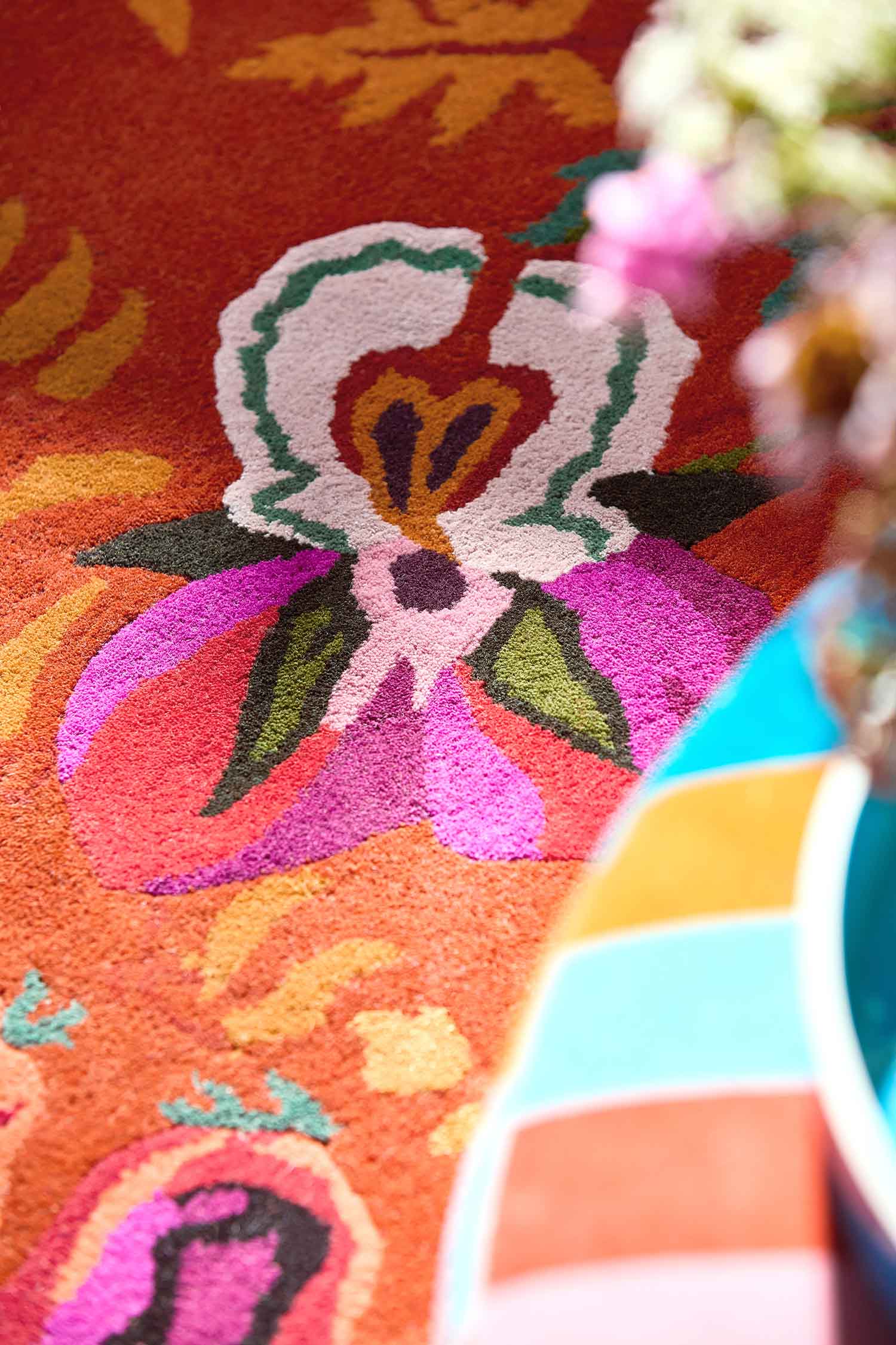 Koberec WONDERLAND FLORAL AMBER LAPIS červený