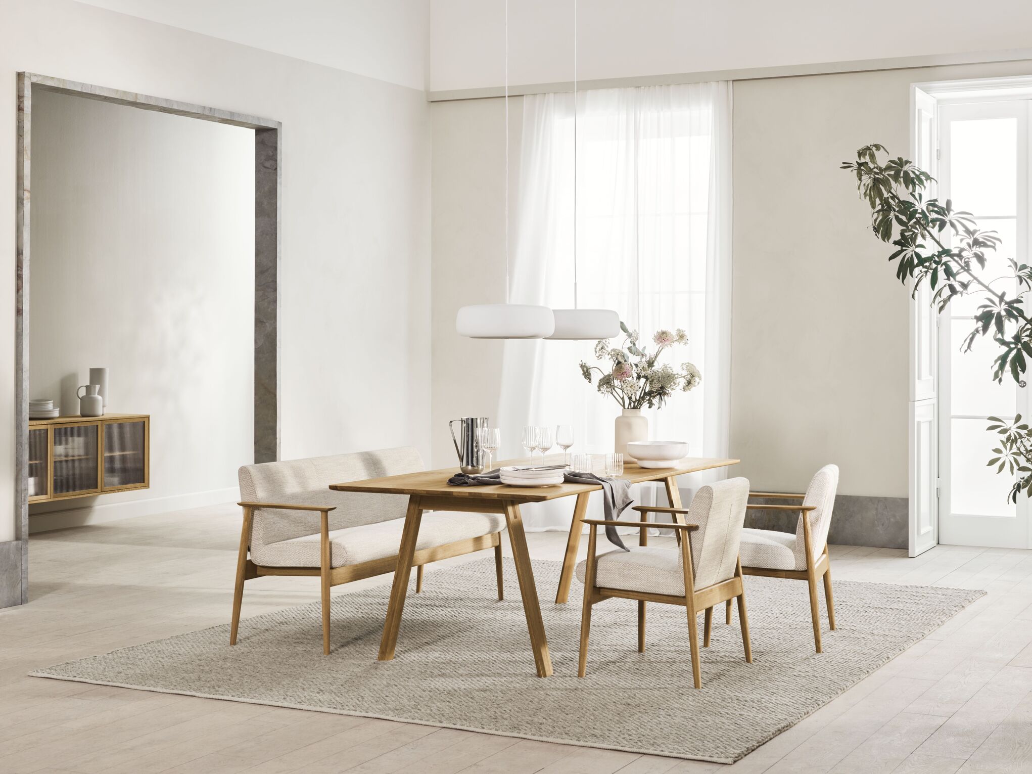 Rozkládací stůl HILL z běleného dubového dřeva