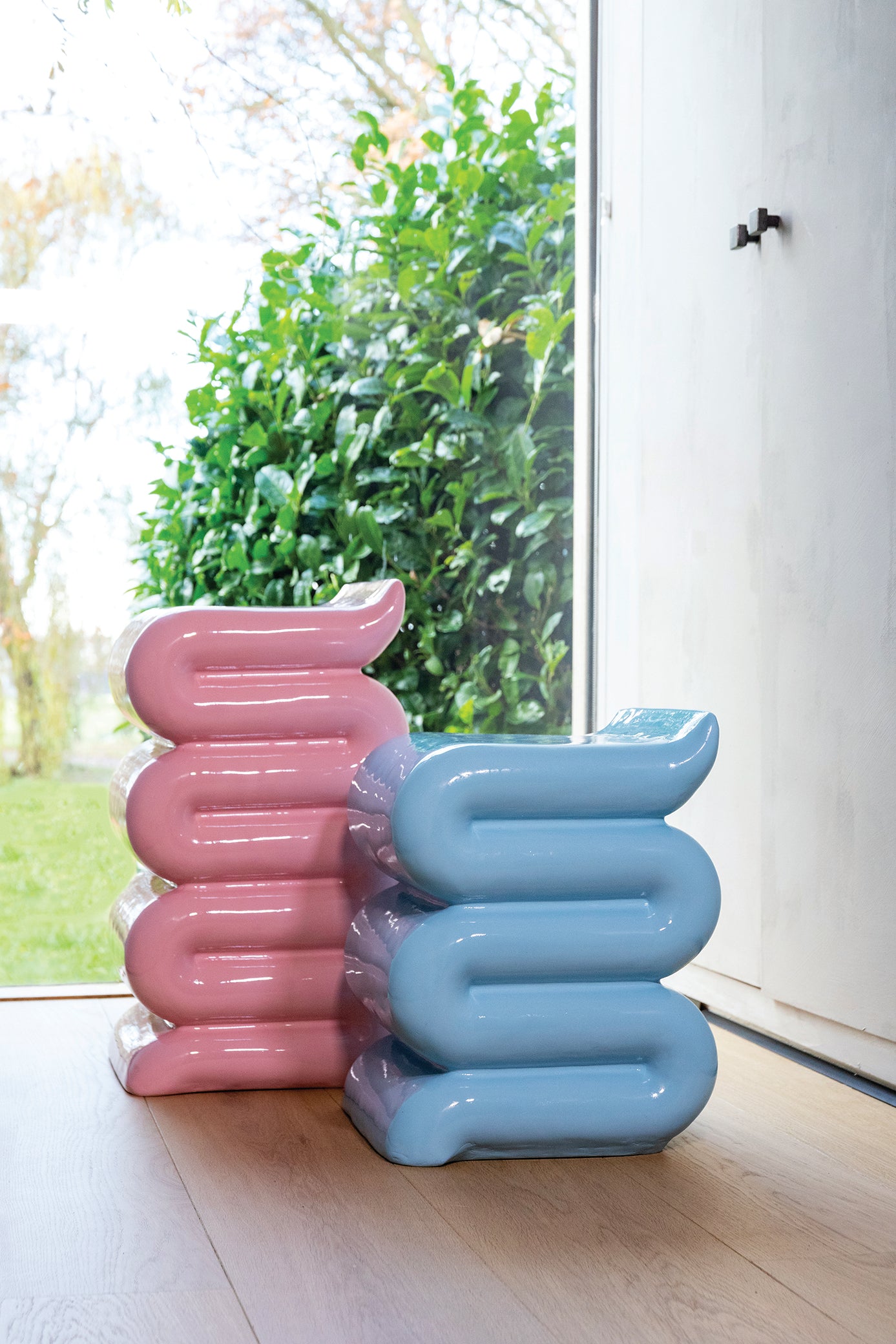 Boční stolek WHIP modrý