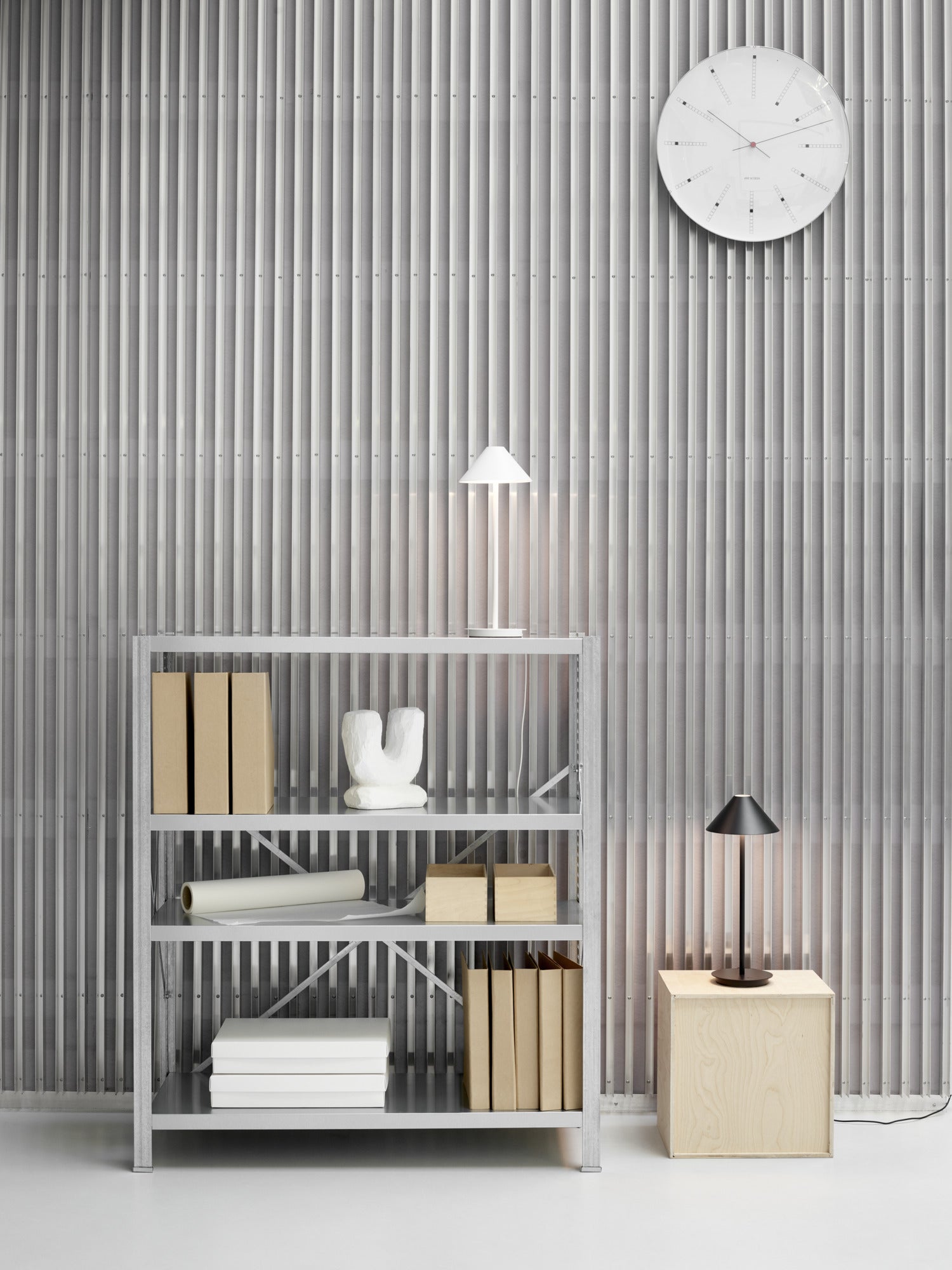 KEGLEN black table lamp