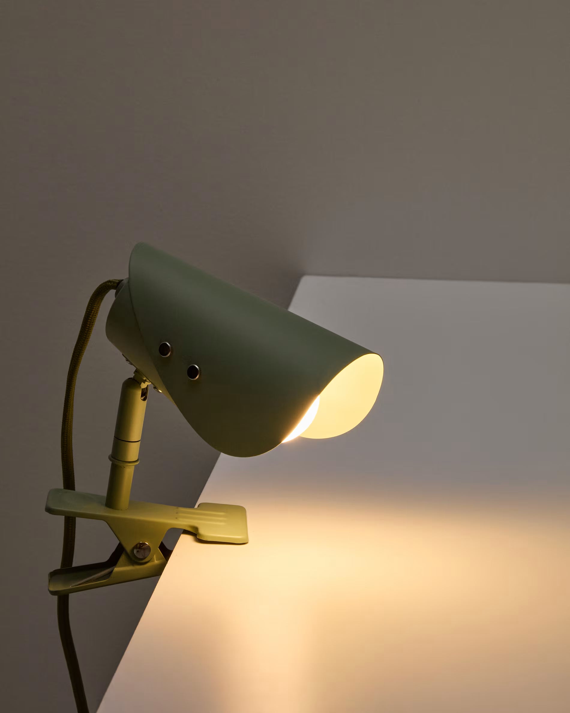 Desk lamp with clip JULA green