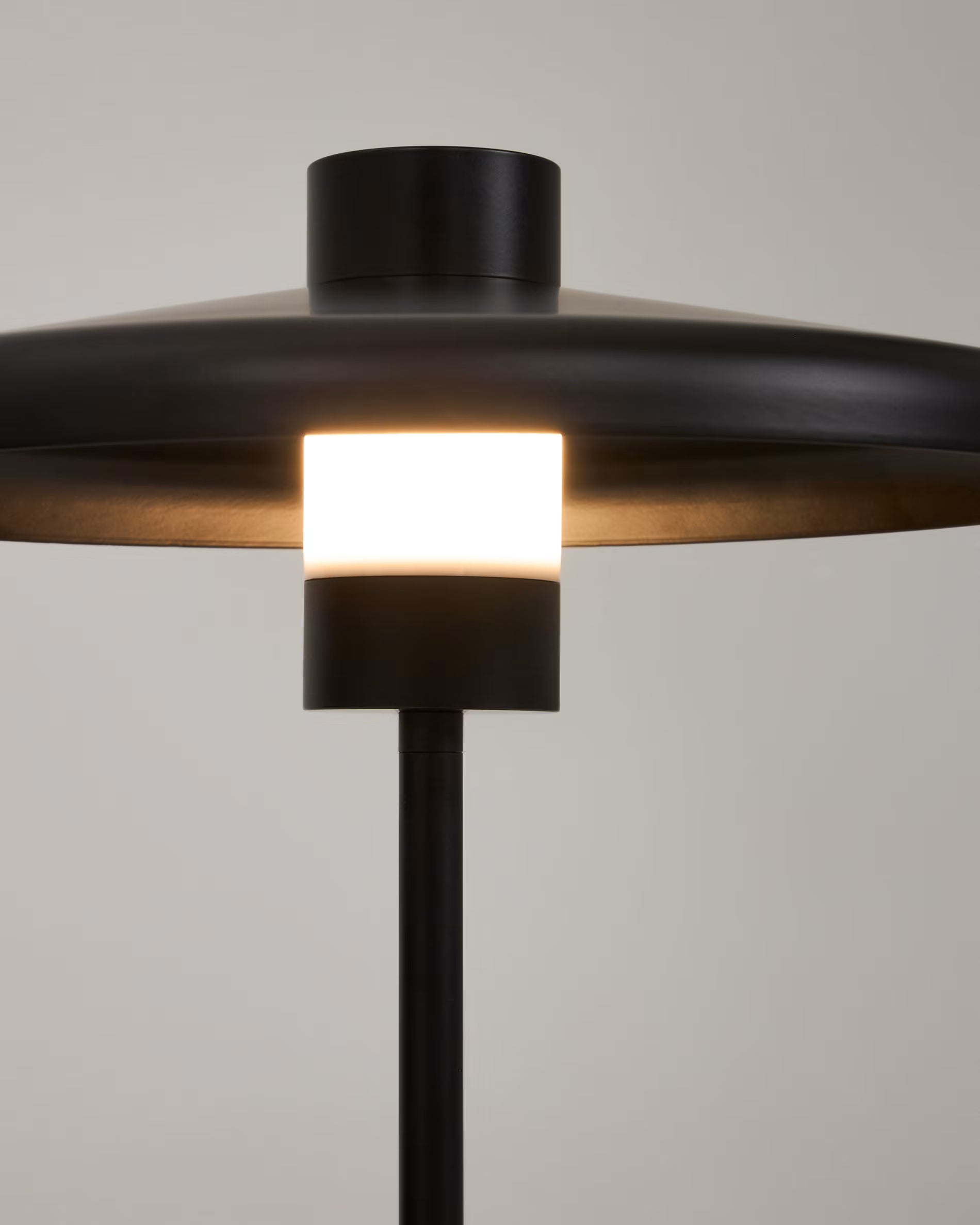 NUVIRA Black Table Lamp
