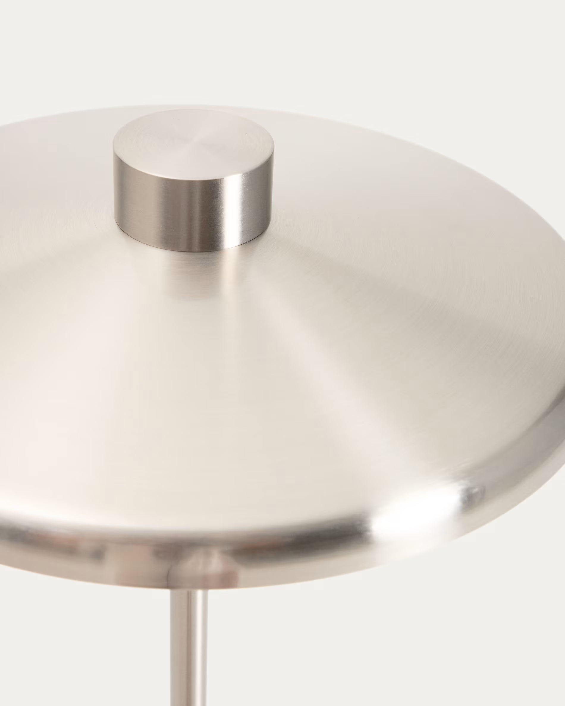 Stojací lampa NUVIRA stříbrná