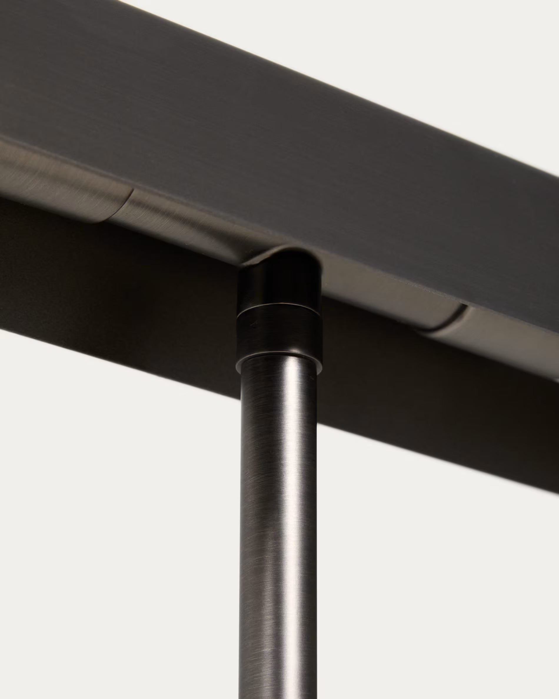 Stojací lampa LYNOR černá s černým mramorovým podstavcem