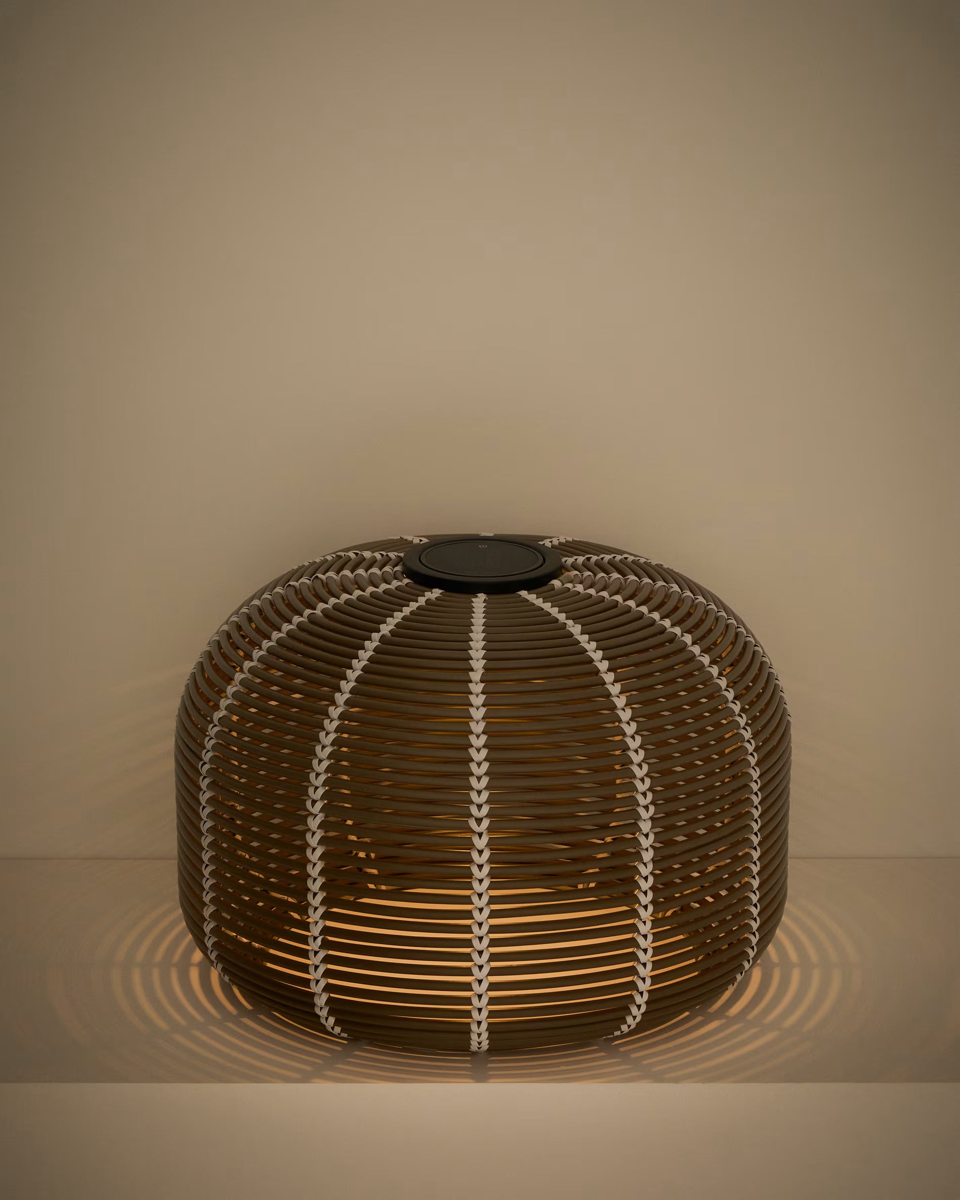 Solární zahradní lampa GAROINA taupe syntetický ratan