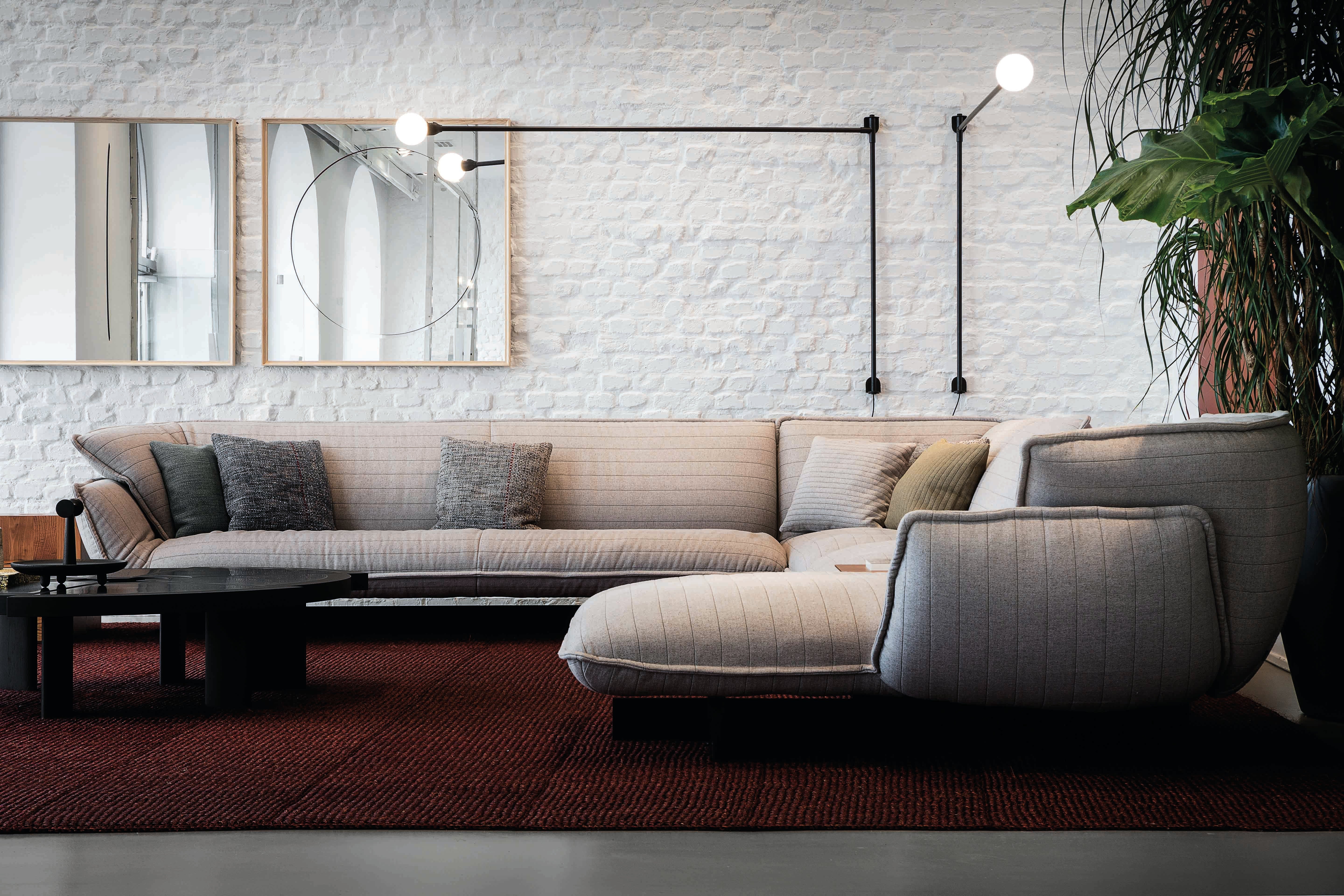 Lampa ścienna z wysięgnikiem POTENCE PIVOTANTE czarny