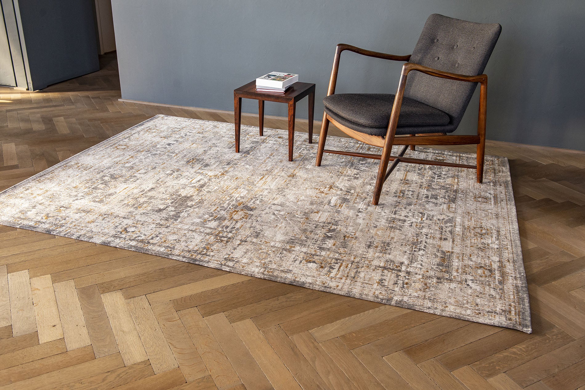 Dywan USHAK SULEIMAN GREY szary