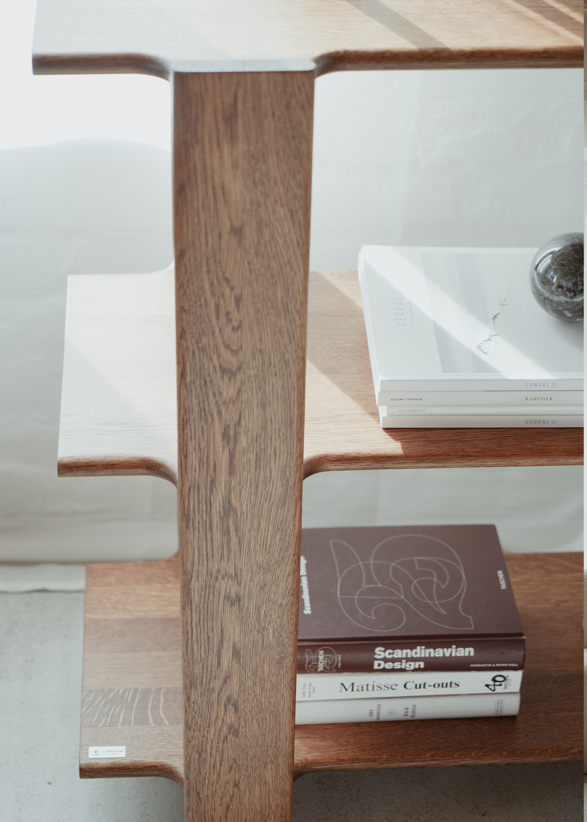 LIGO Shelf Black Oak Wood