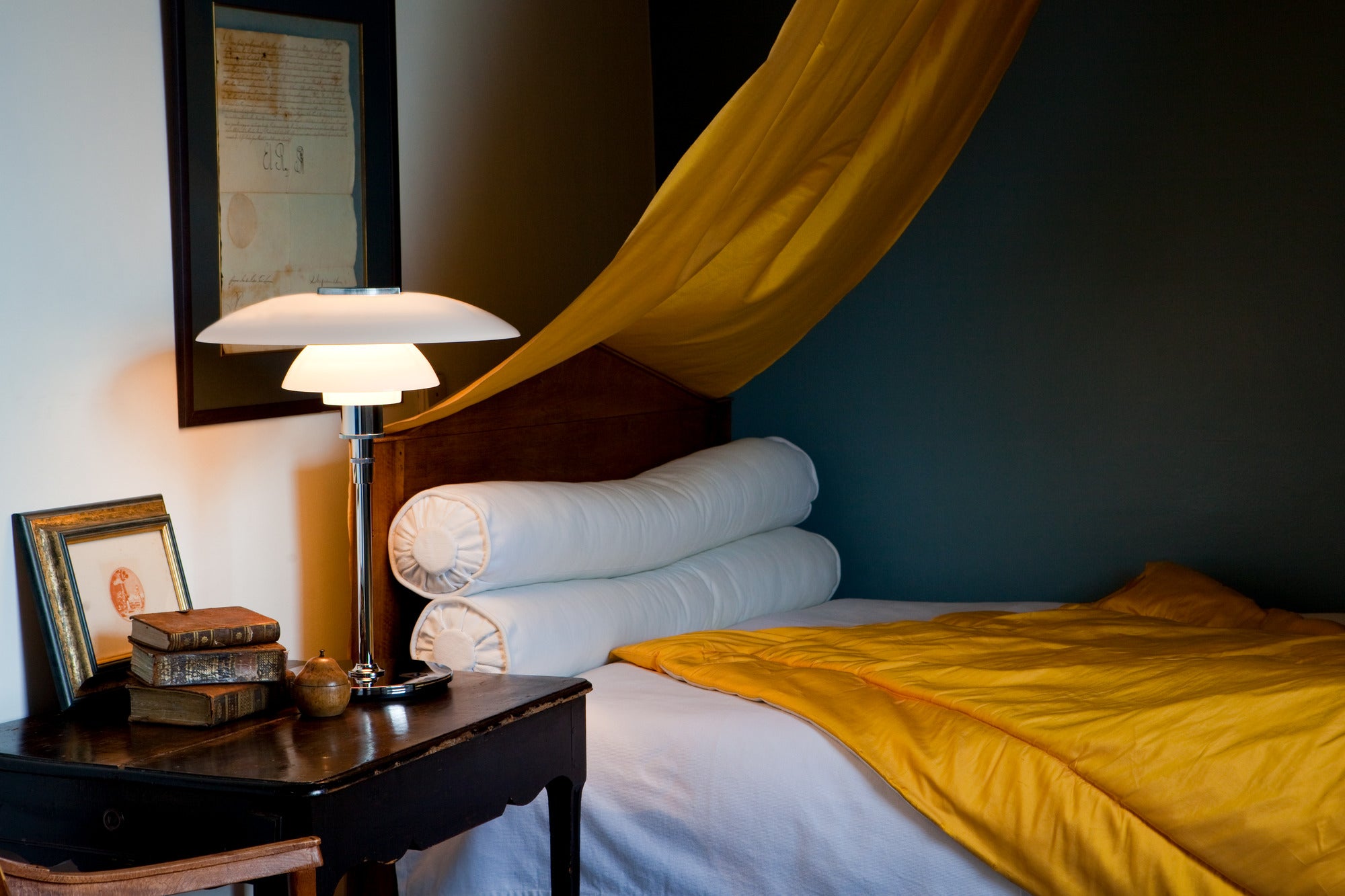 Stolní lampa PH 4½-3½ bílá s chromovaným podstavcem