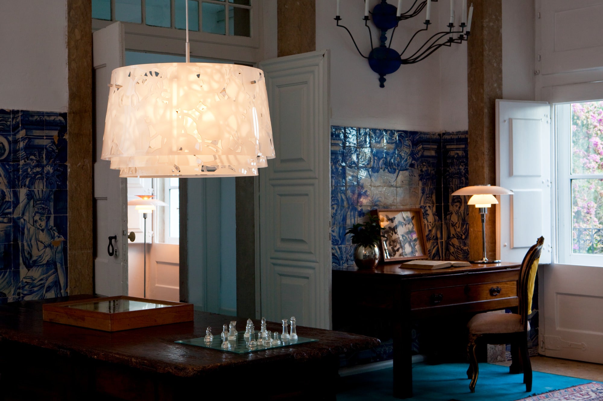 Stolní lampa PH 4½-3½ bílá s chromovaným podstavcem