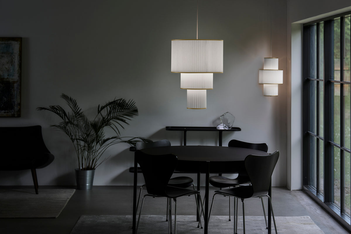Lampa wisząca MODEL 112 PLIVELLO biały ze złotym – Le Klint