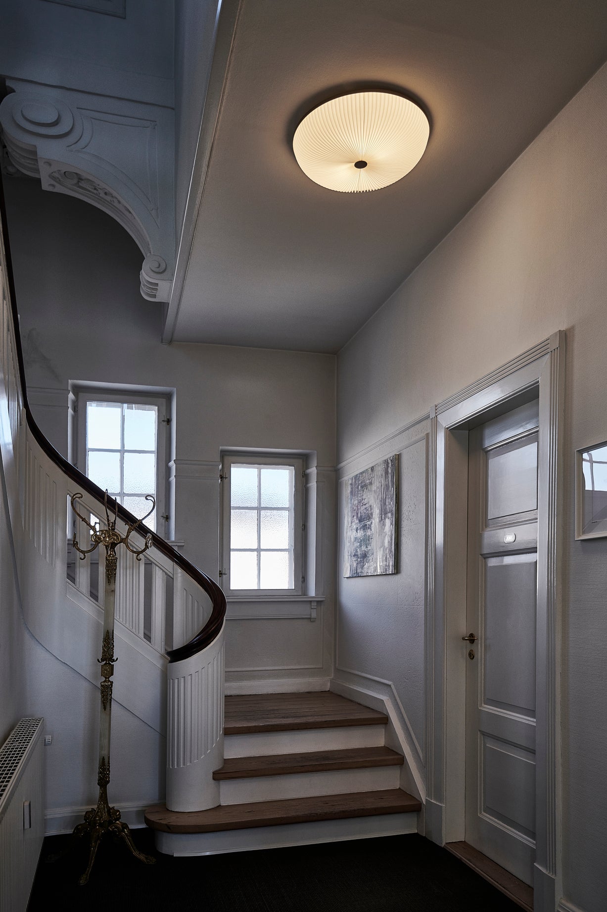 Nástěnná lampa MODEL 235 LAMELLA bílá se zlatou