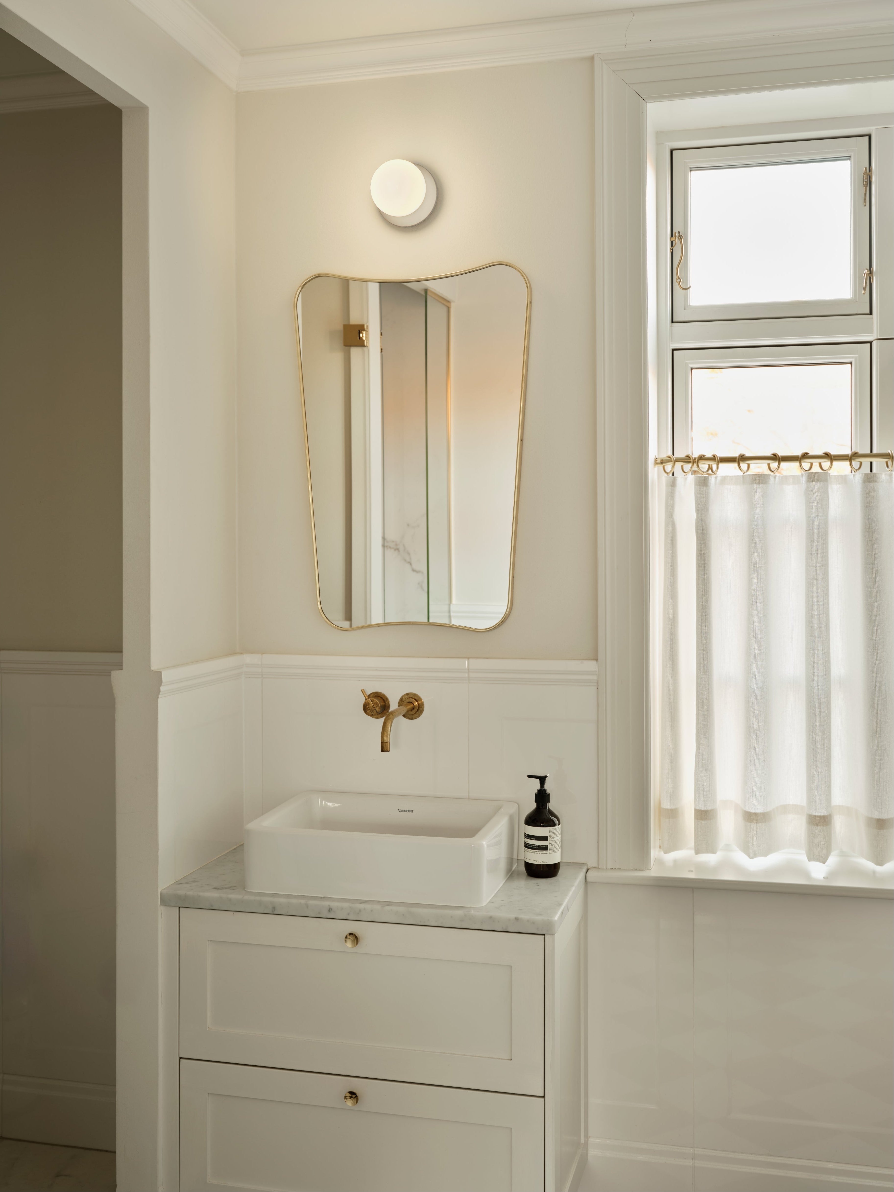 LIILA recessed wall lamp in silver with opal glass