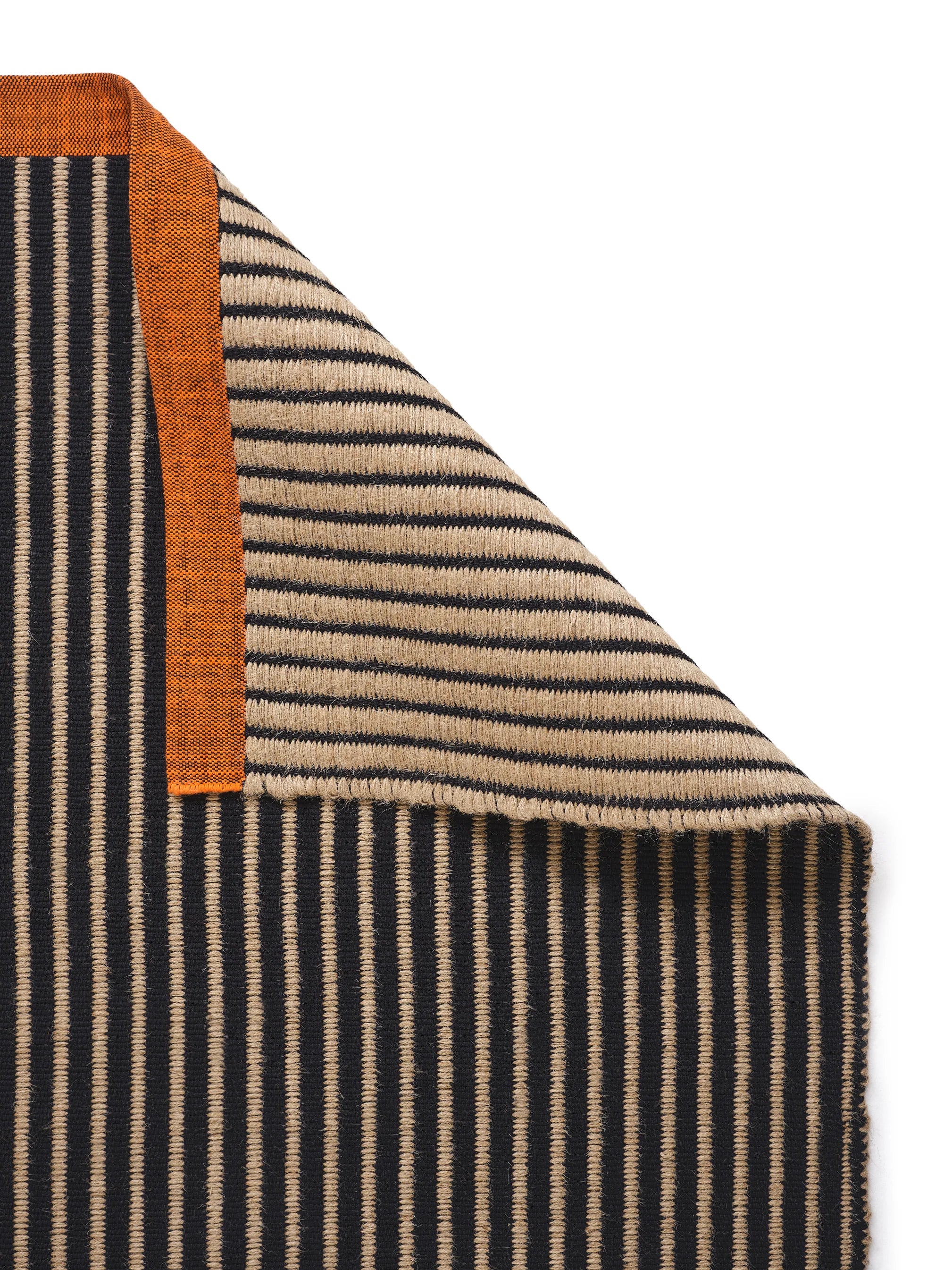 Dywan LINE czarny z pomarańczowym