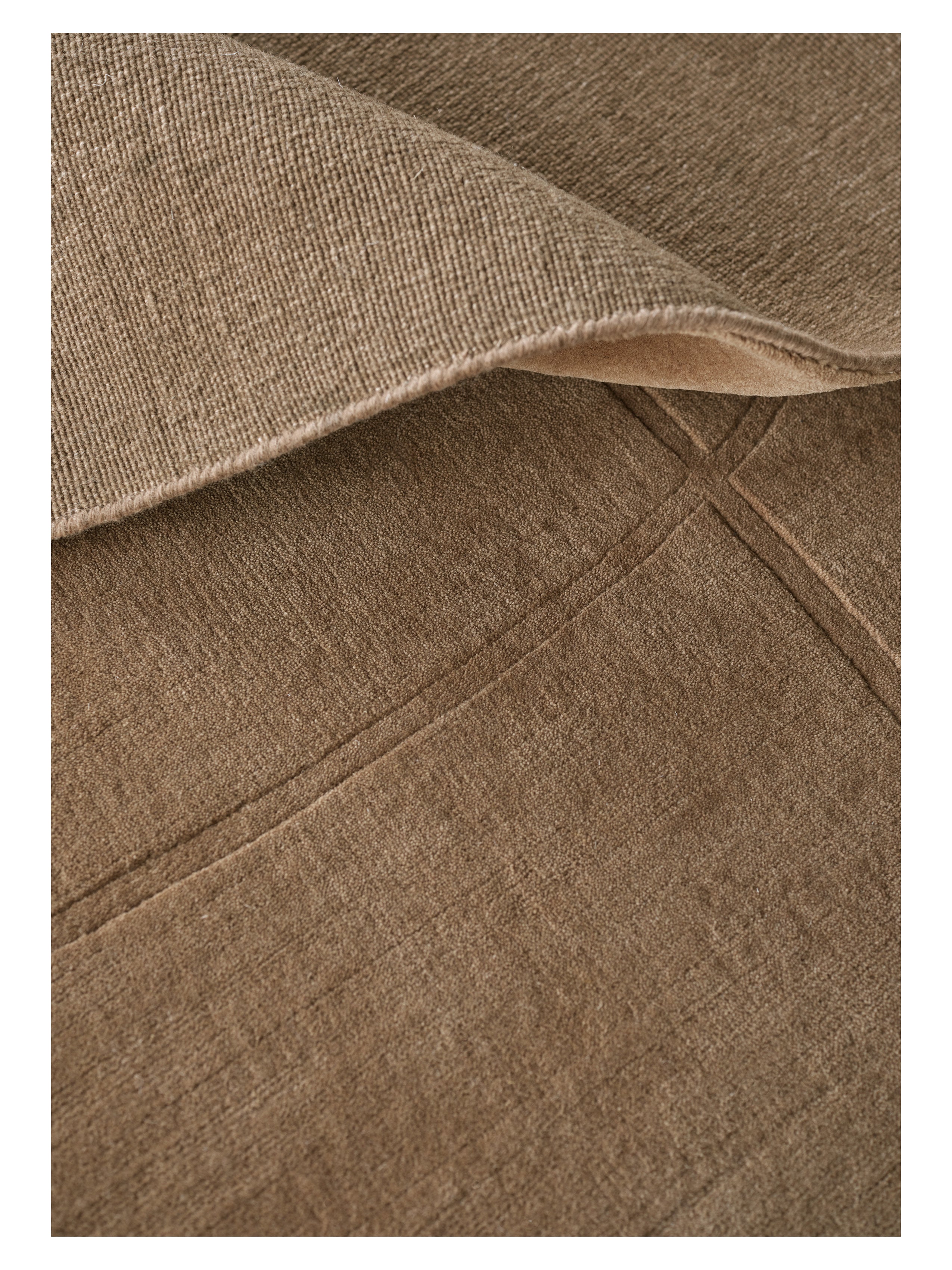 Koberec CURSIVE EXPANSE jantarový