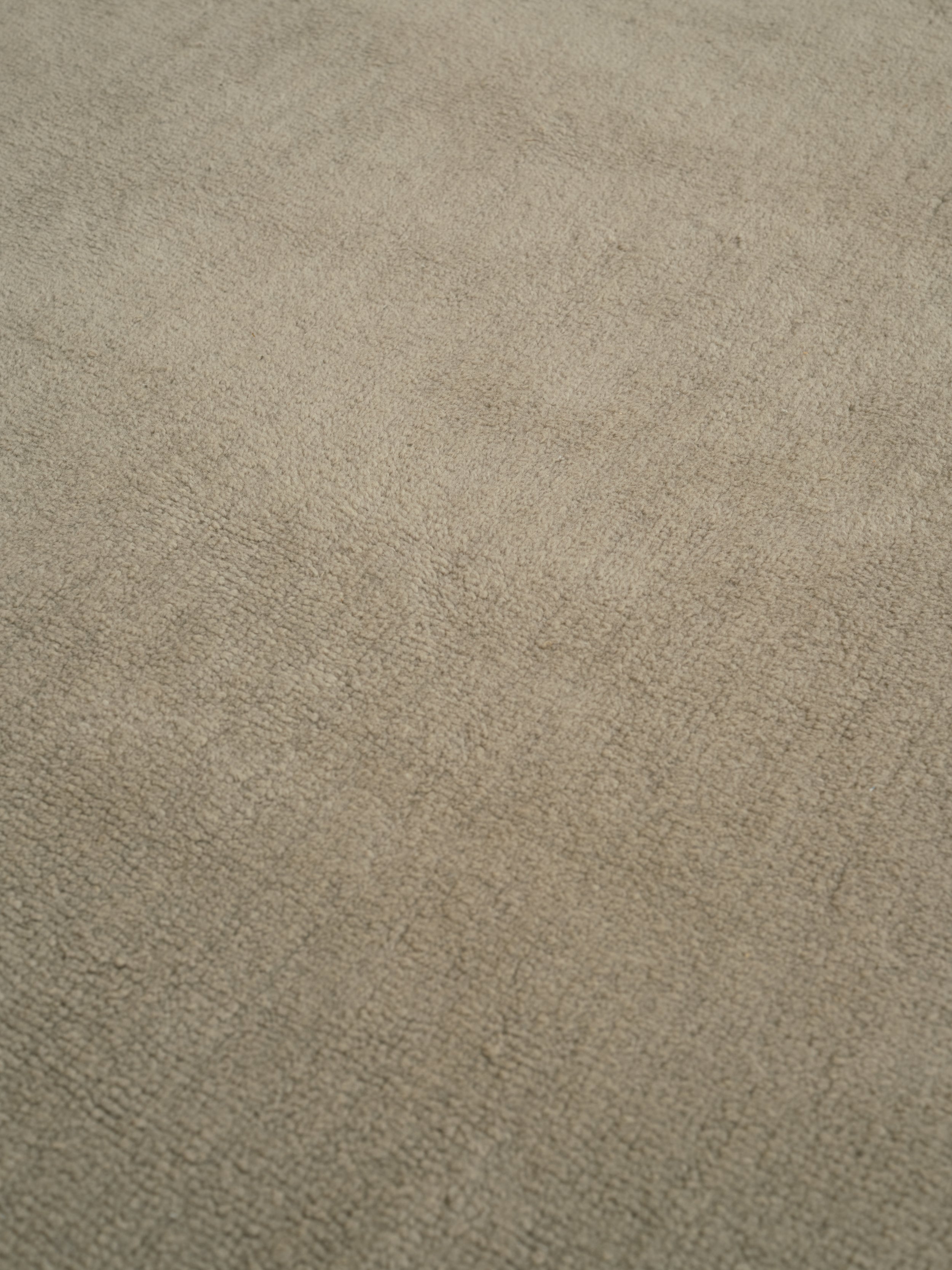 Koberec HUSHED FRAME tmavě béžový