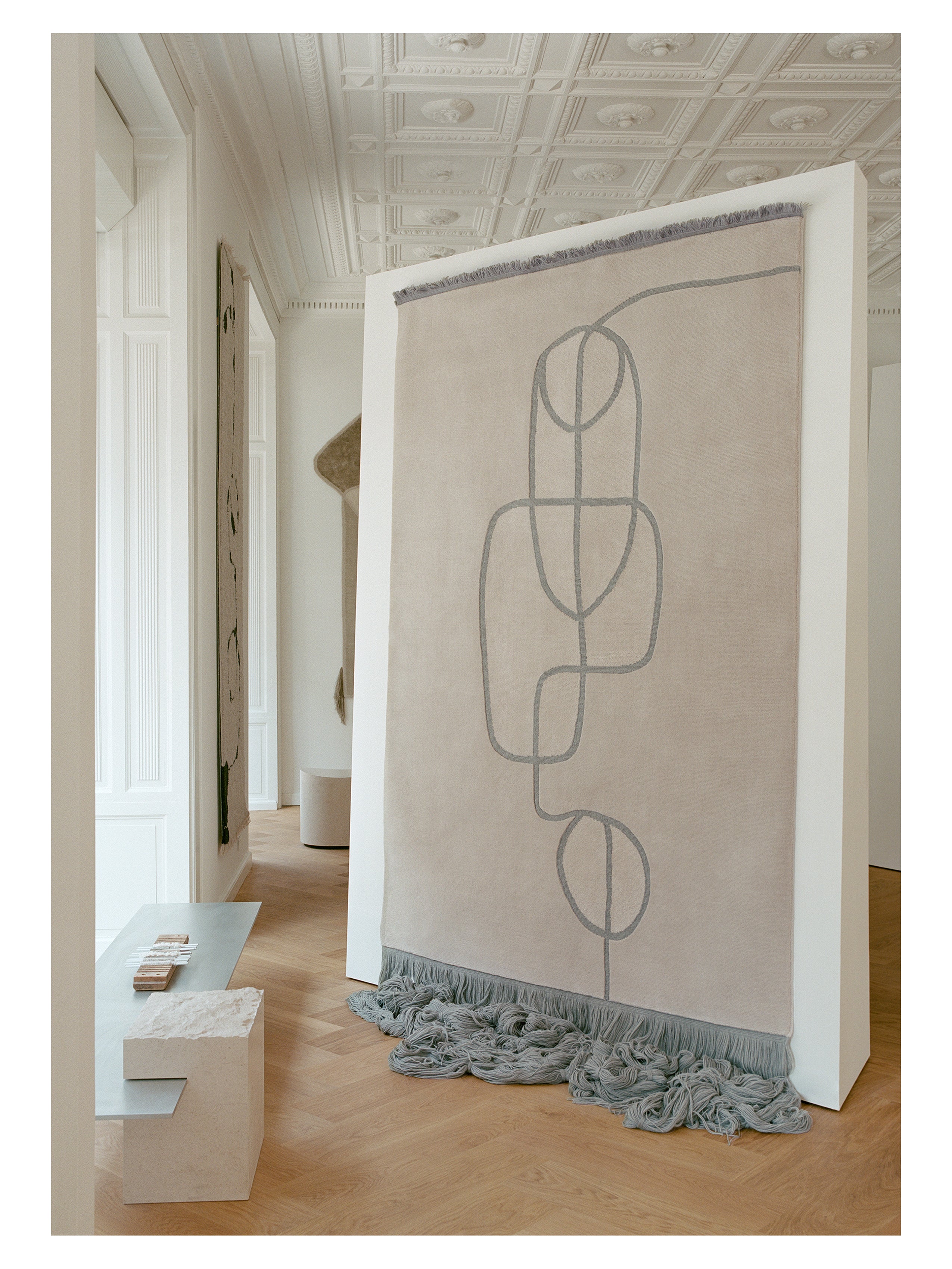 LINEAL FLOW beige rug with gray